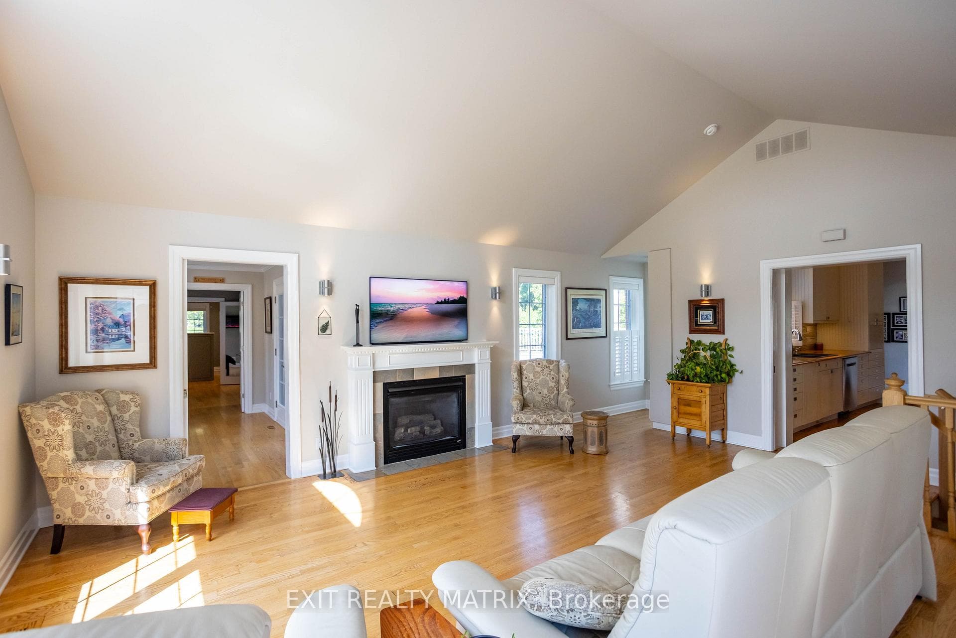 2392 8th Line Road photo 16