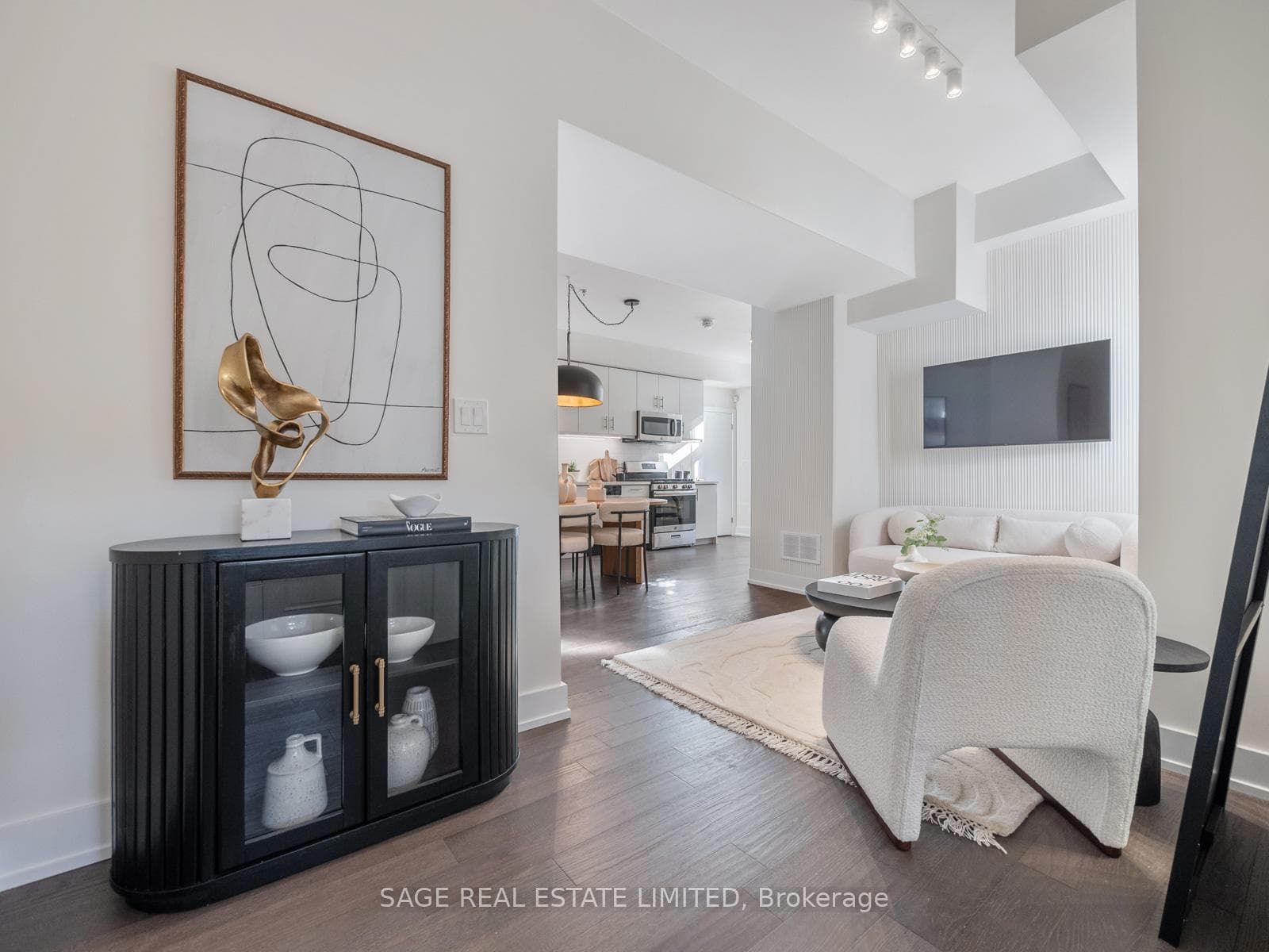 1183 Dufferin Street Unit 101 photo 6