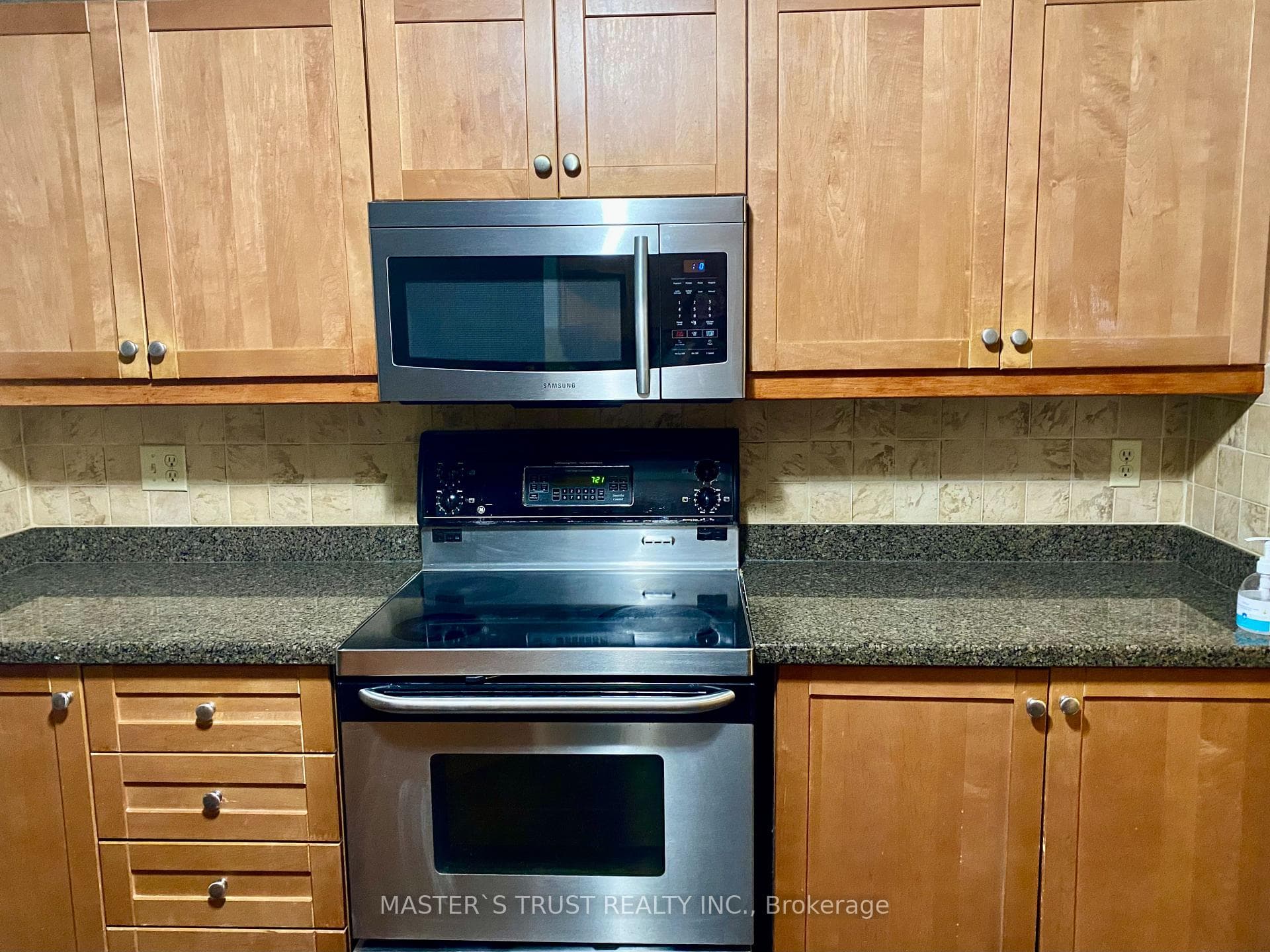 2525 Willowburne Drive photo 7