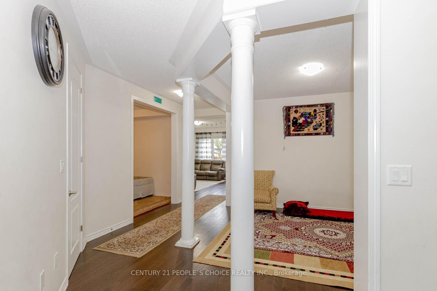 948 Kelman Court photo 8