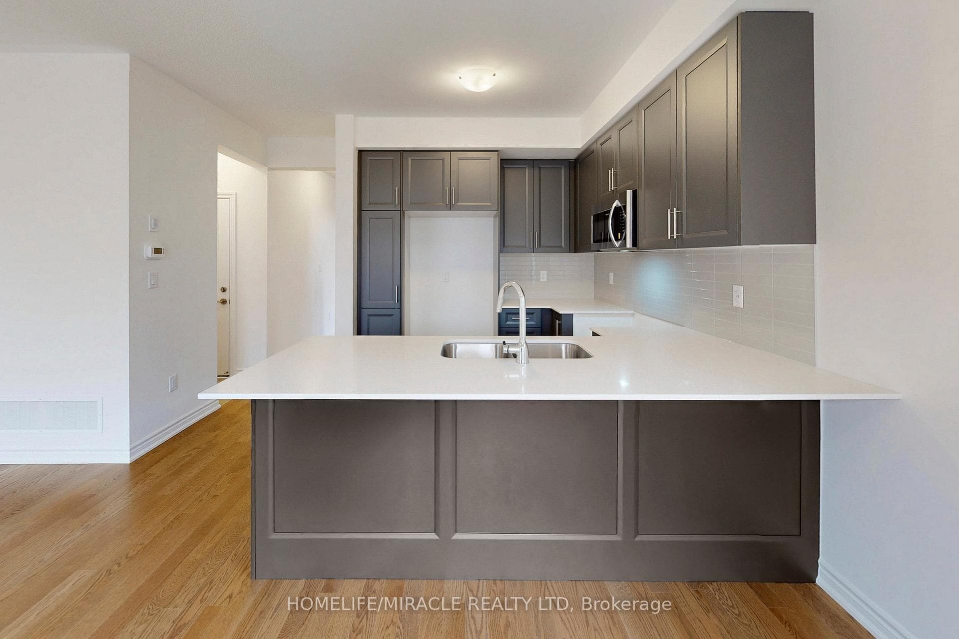 1460 Chamomile Crescent photo 21