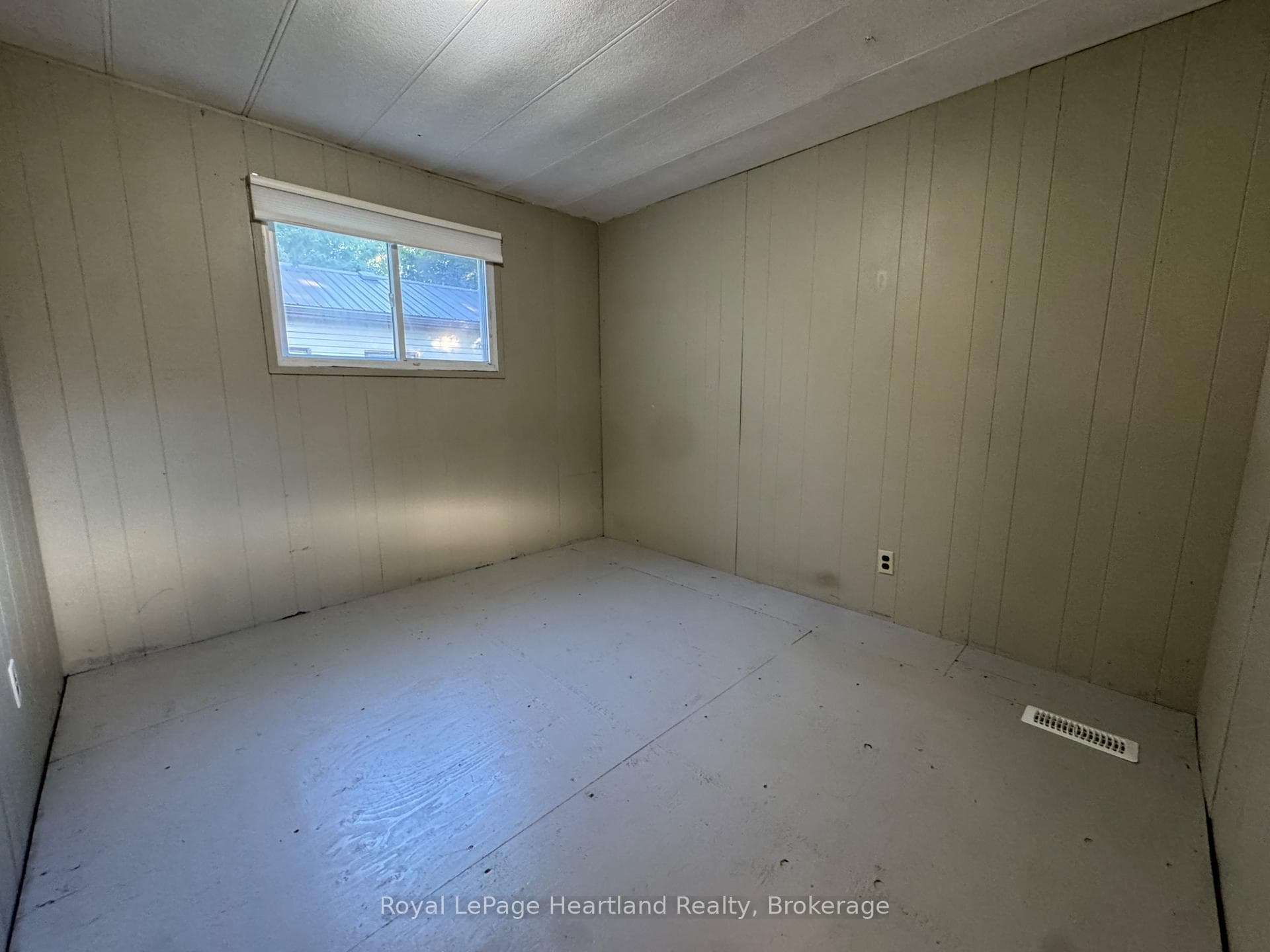 4 Trailer Park Road photo 13