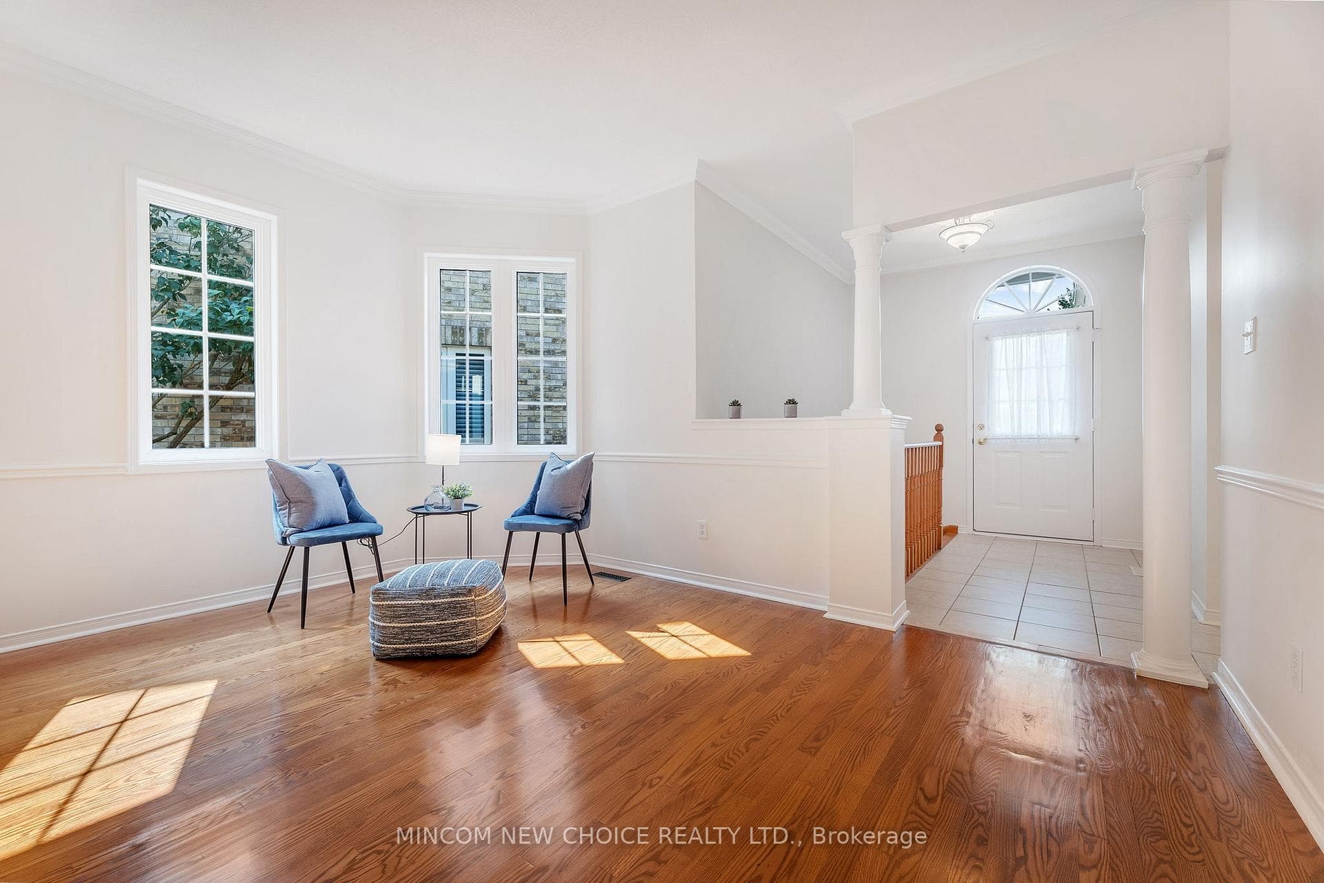 328 Mapleview Court photo 7