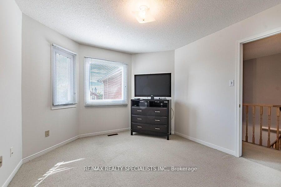 6525 WARBLER Lane photo 23