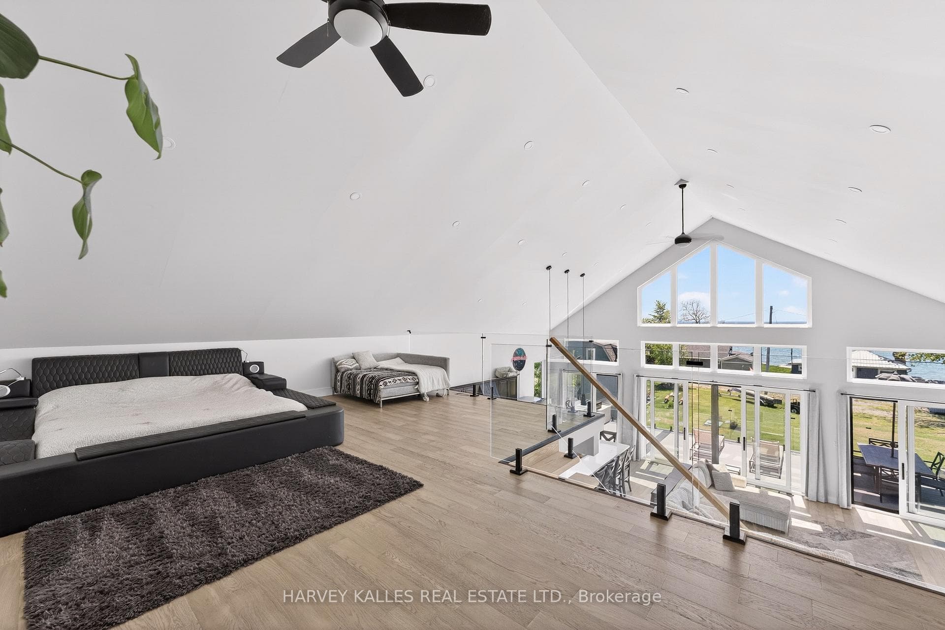 3184 Lakeshore Road photo 19