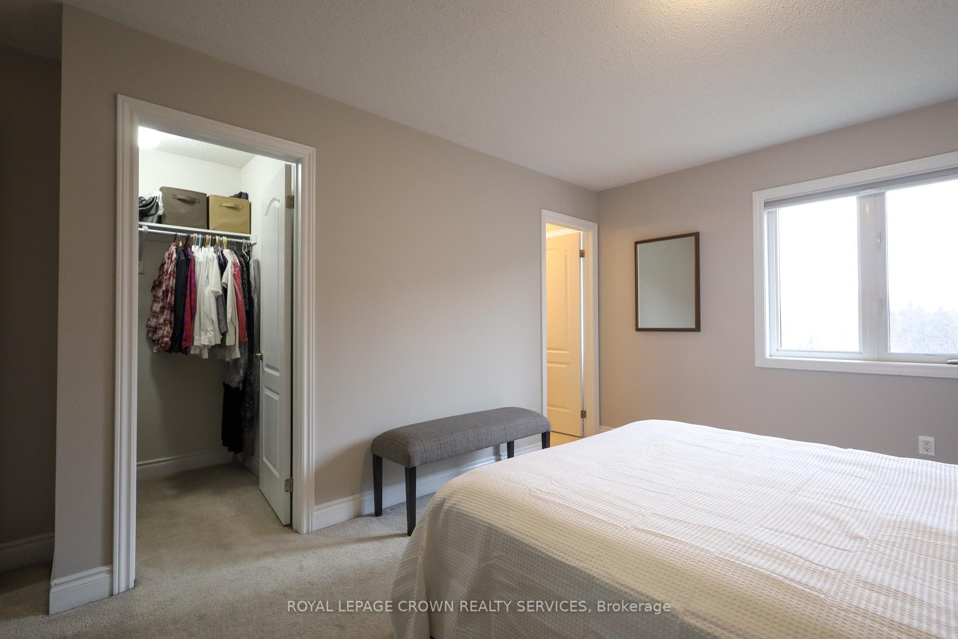 686 Wendy Culbert Crescent photo 21