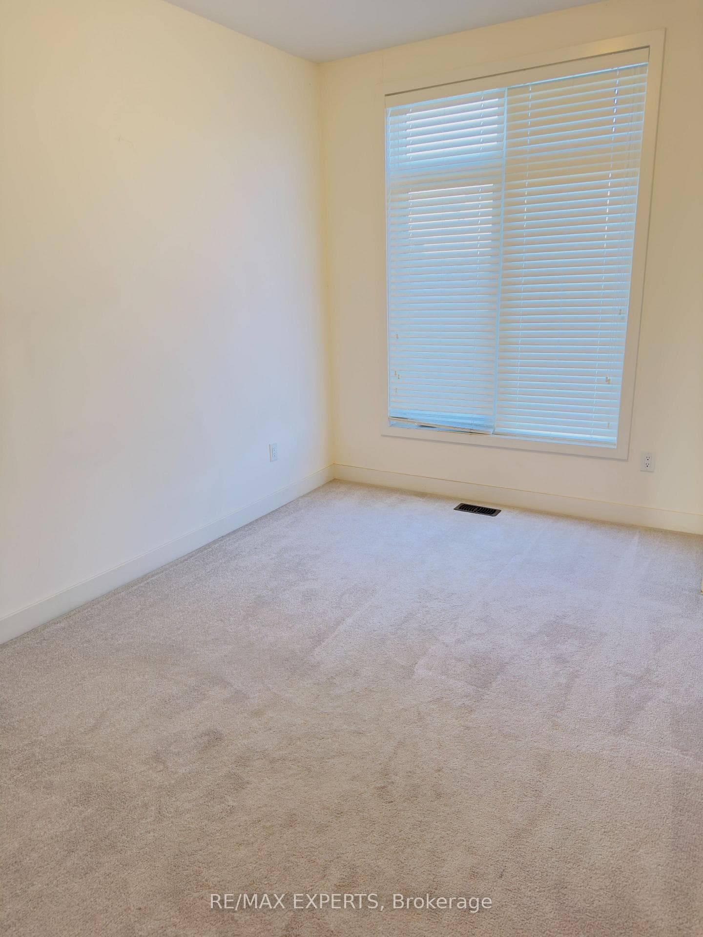 106 Pageant Avenue photo 26