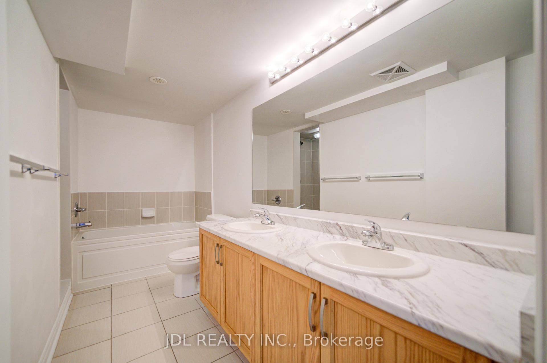 9 Eaton Park Lane Unit 5 photo 11