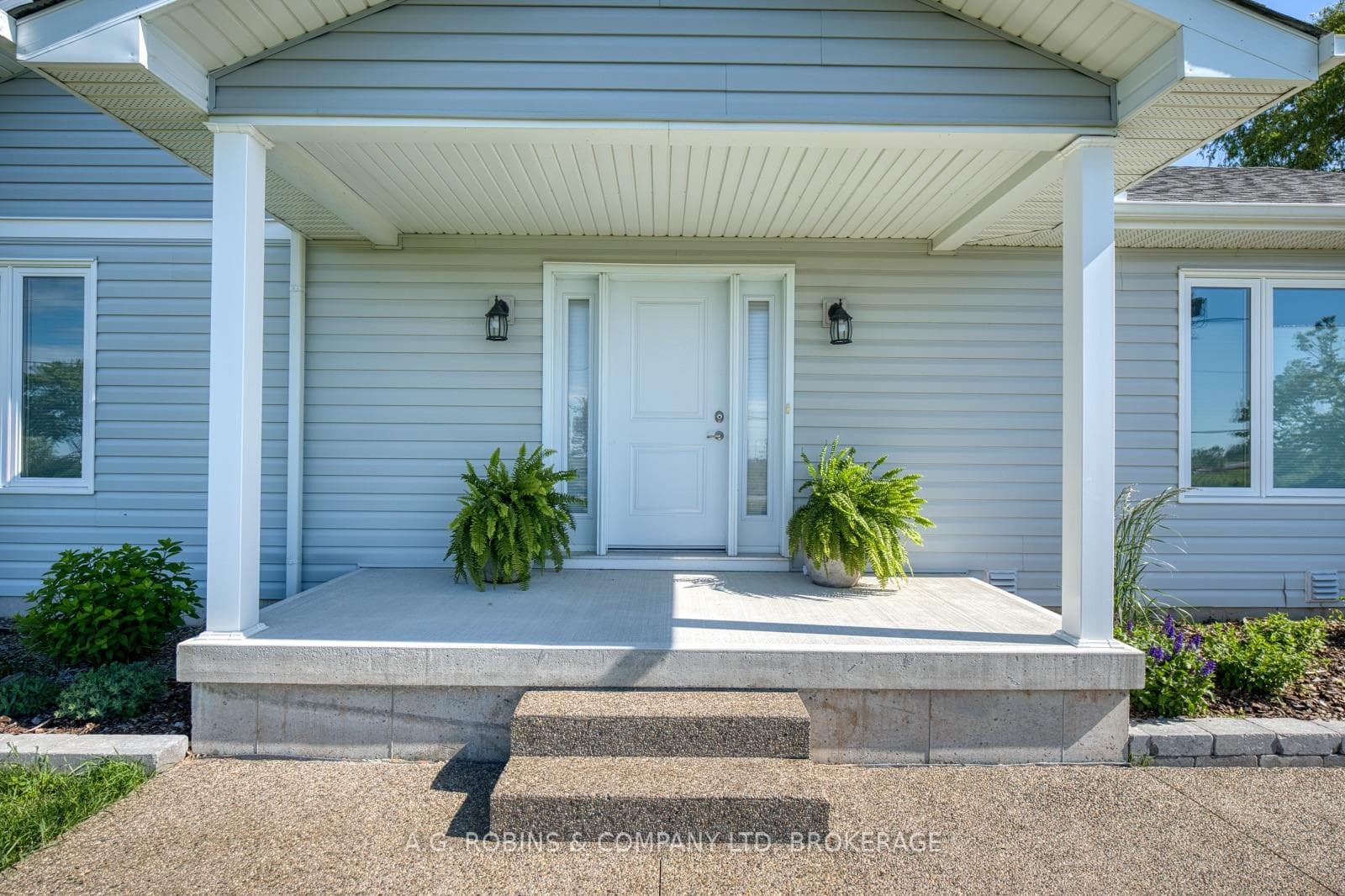 11716 LAKESHORE Road photo 7