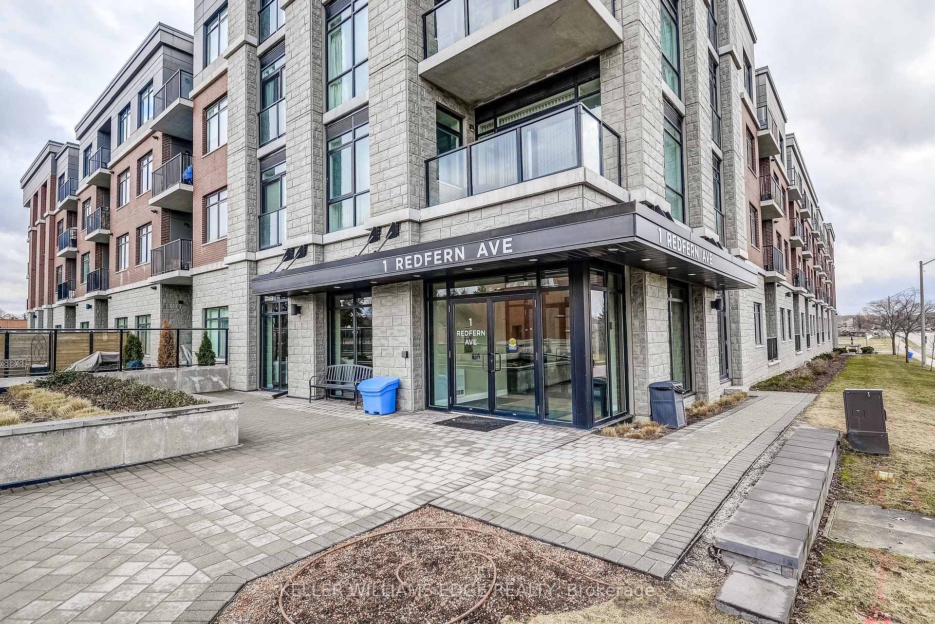 1 Redfern Avenue Unit 424 photo 2