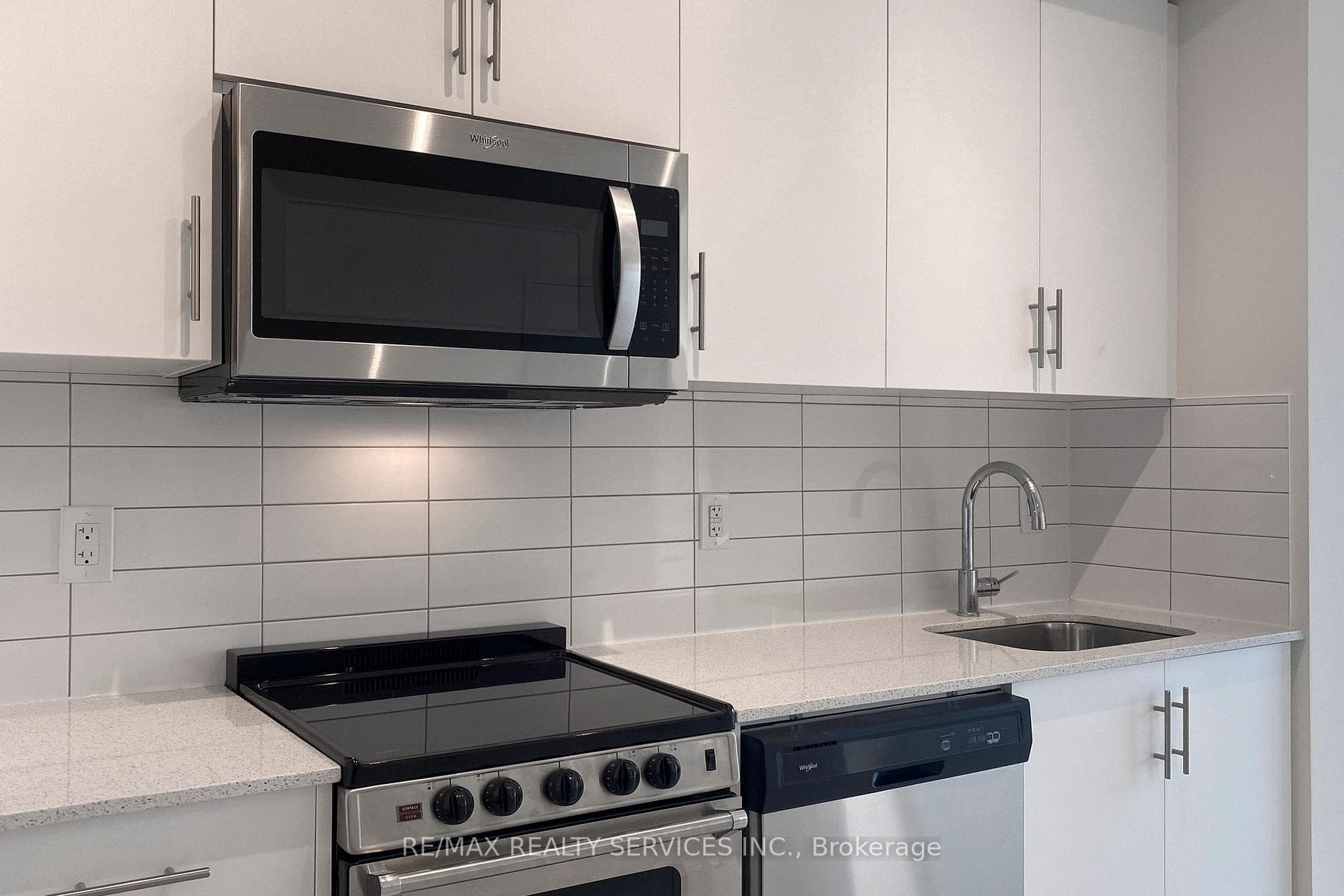 509 Dundas Street Unit 611 photo 17