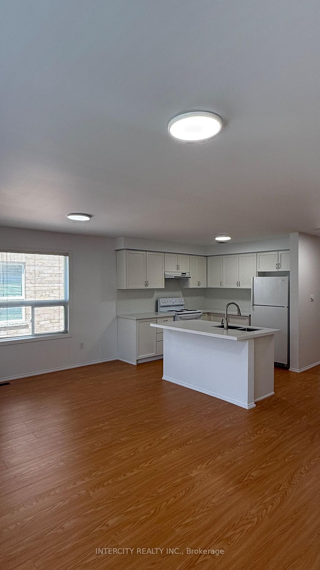 12 Castle Park Boulevard photo 8