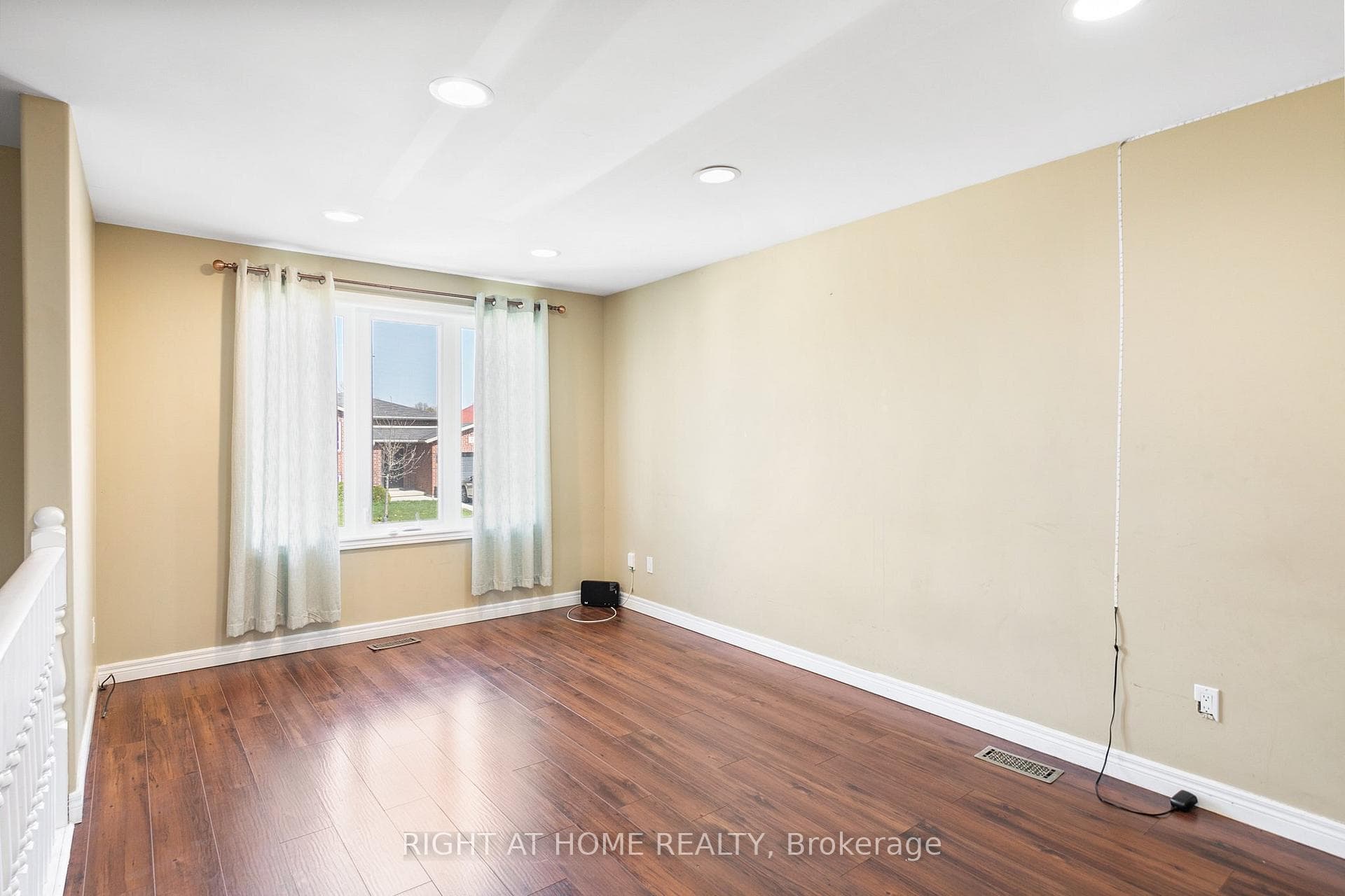 2135 Everts Avenue photo 3