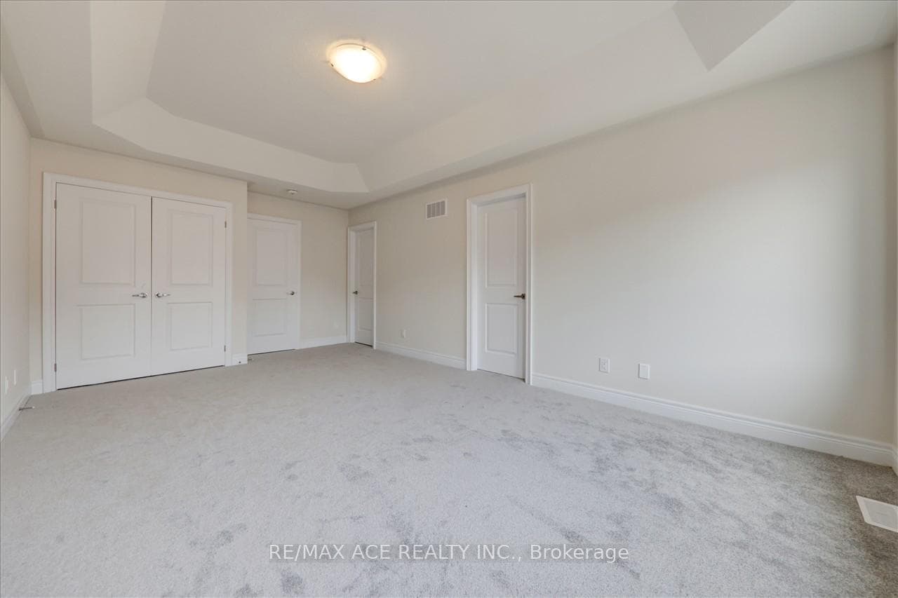 38 Deer Ridge Crescent photo 23