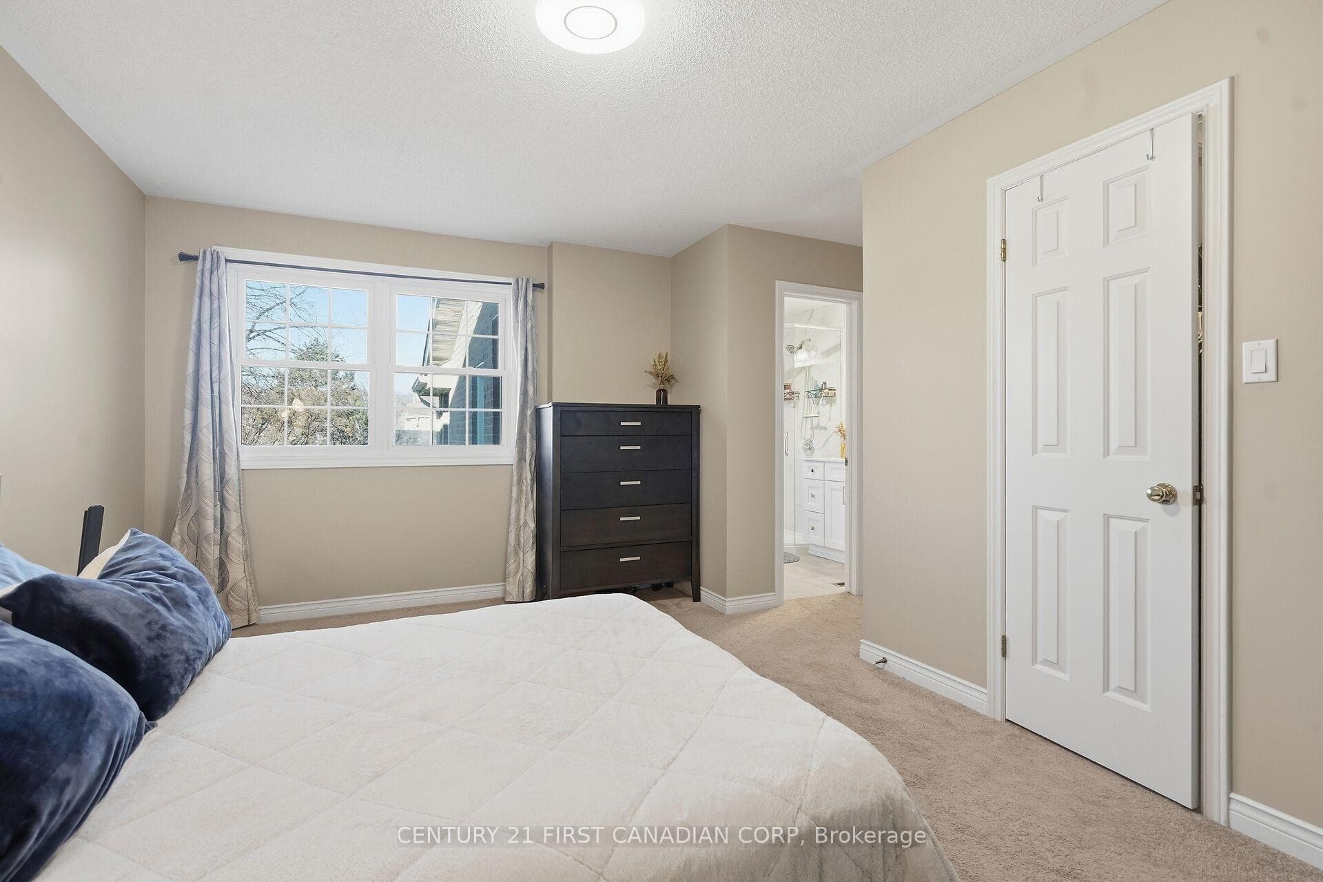 47 Meadowridge Road photo 27