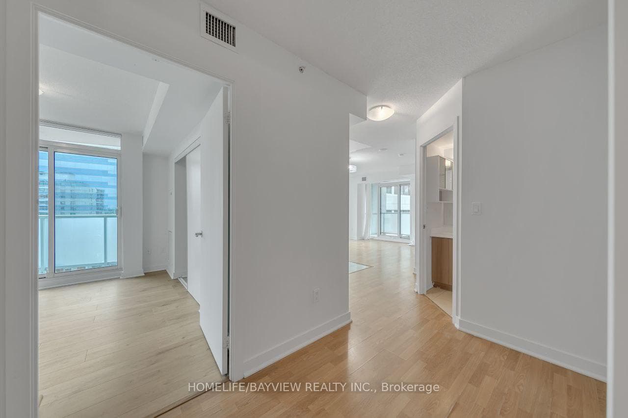 5740 Yonge Street Unit 709 photo 13