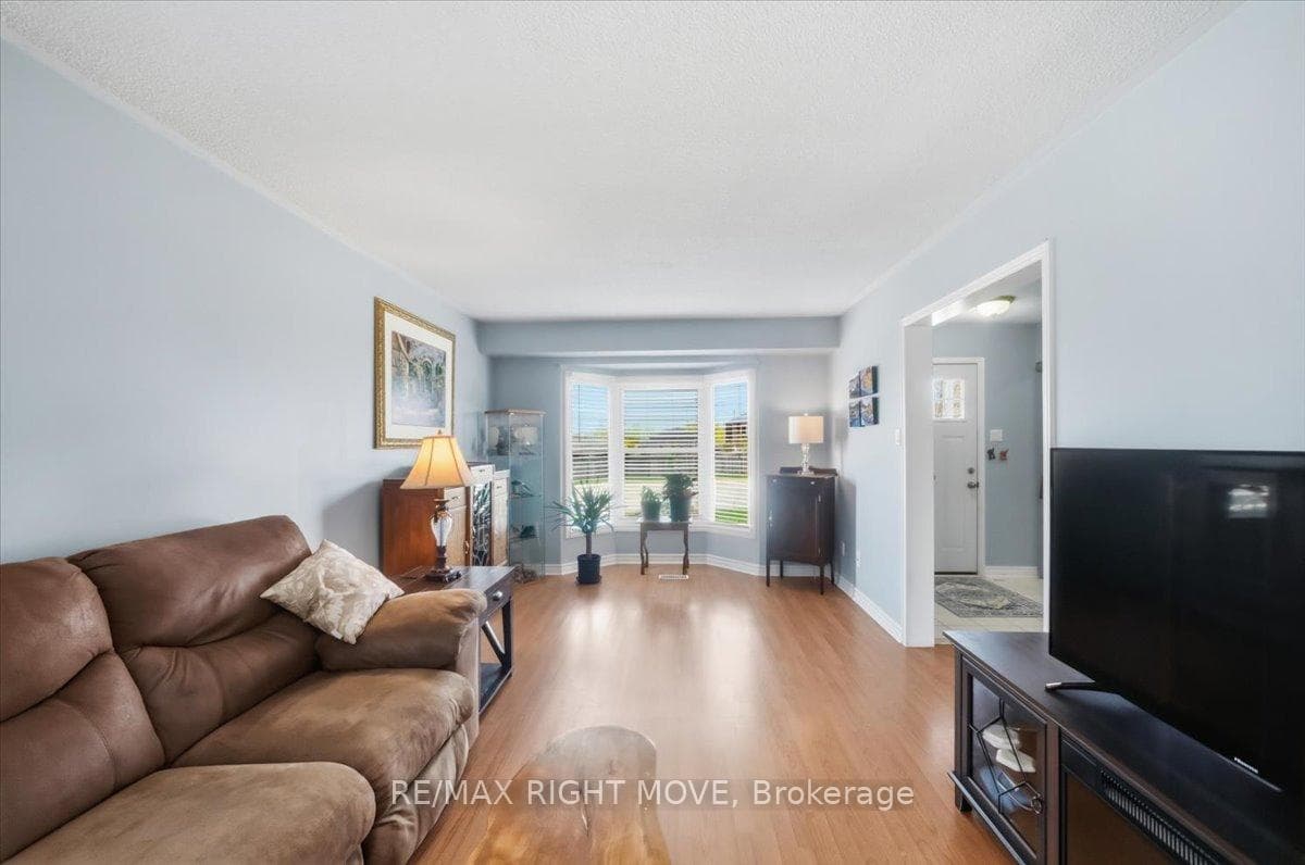 470 st vincent Street photo 23