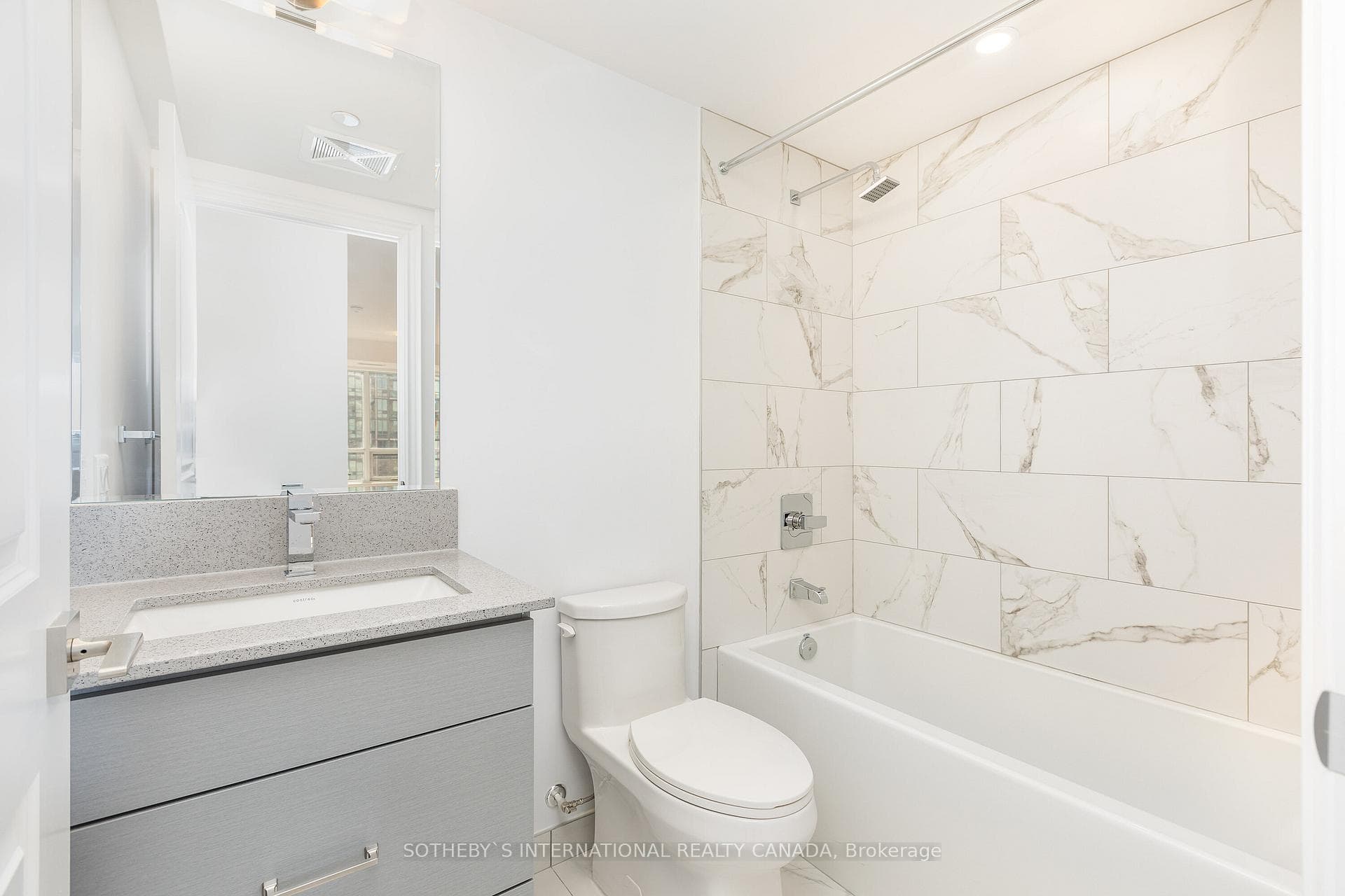 36 Elm Drive Unit 604 photo 20