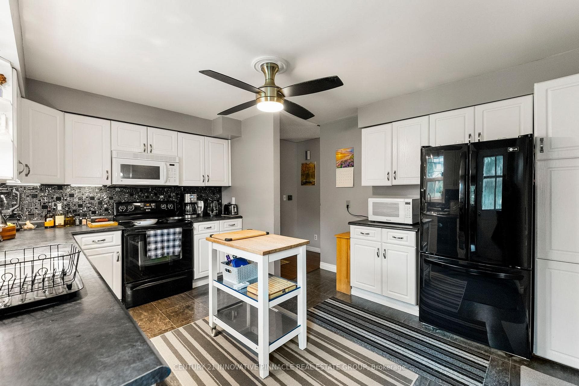 594 Herbert Street photo 15