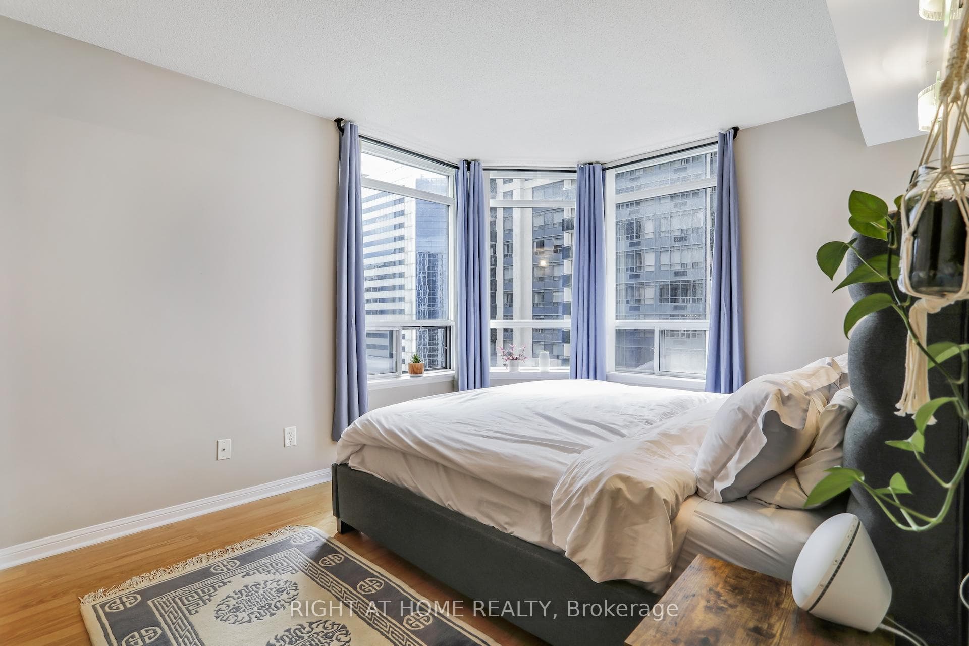 153 Beecroft Road Unit 2011 photo 14