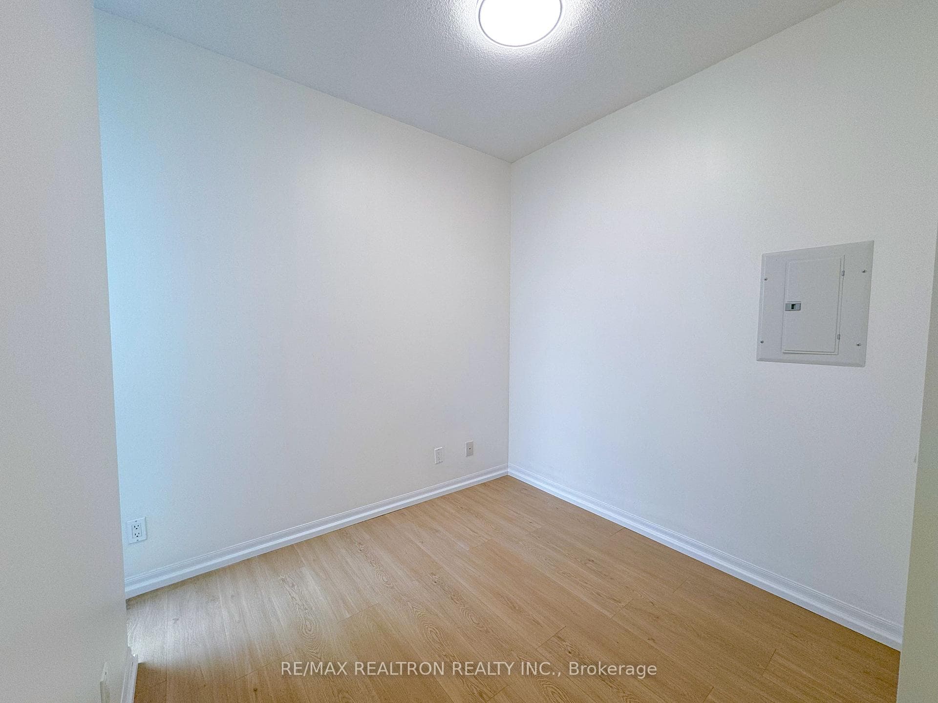 770 BAY Street Unit Ph406 photo 13