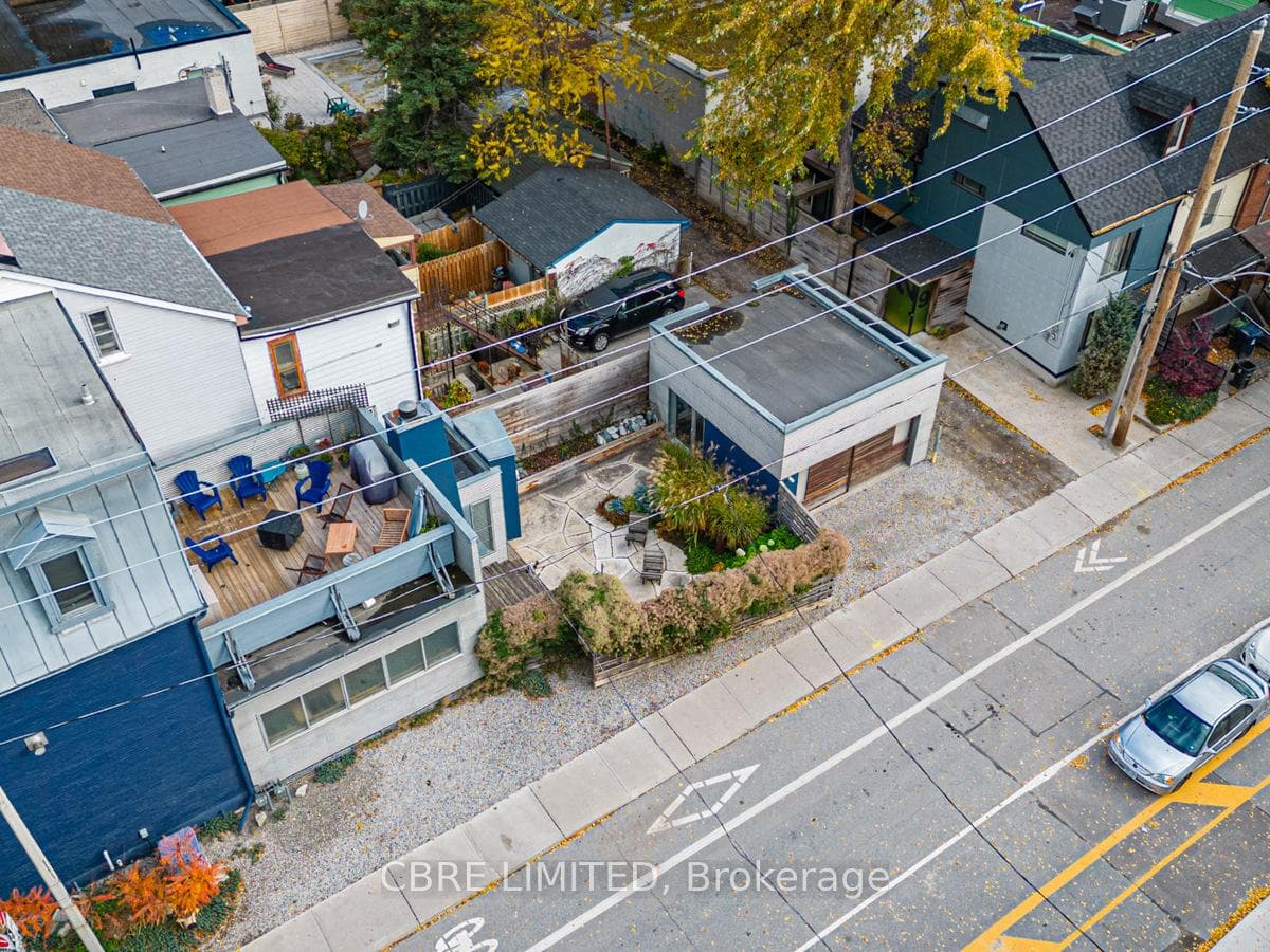 623 Wellington Street photo 5