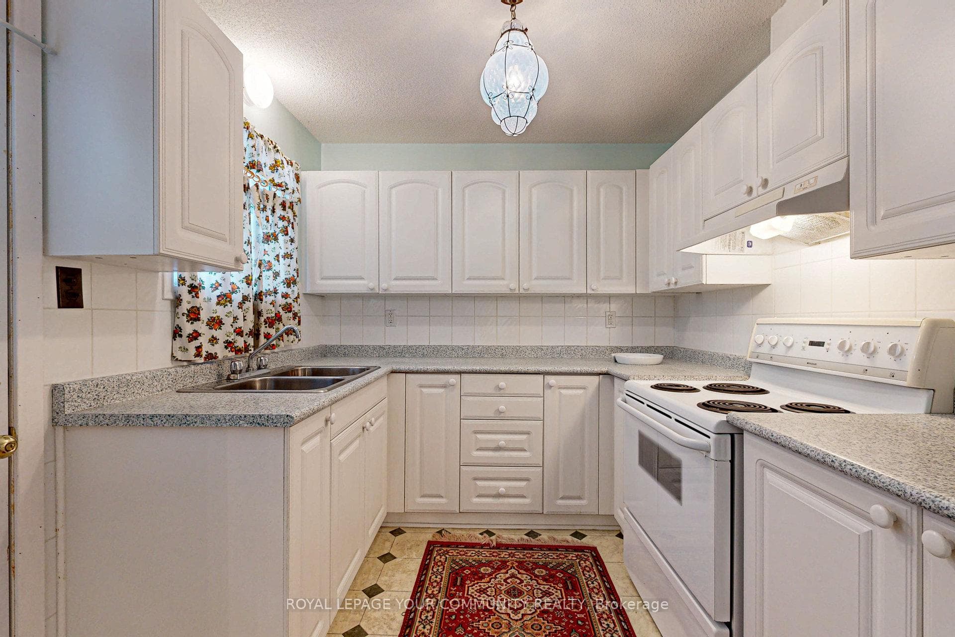 196 Pleasant Boulevard photo 10