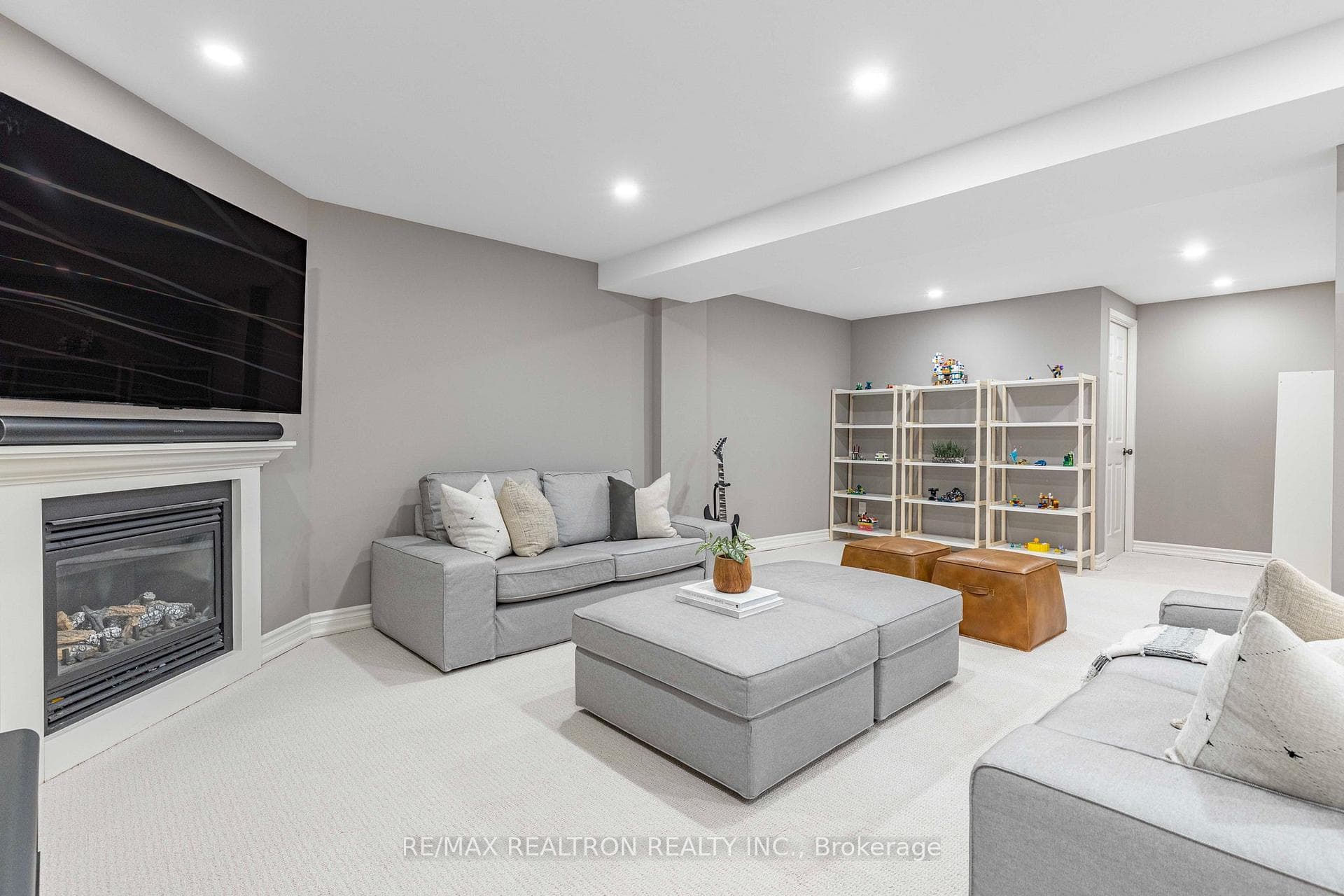 257 Petheram Place photo 32