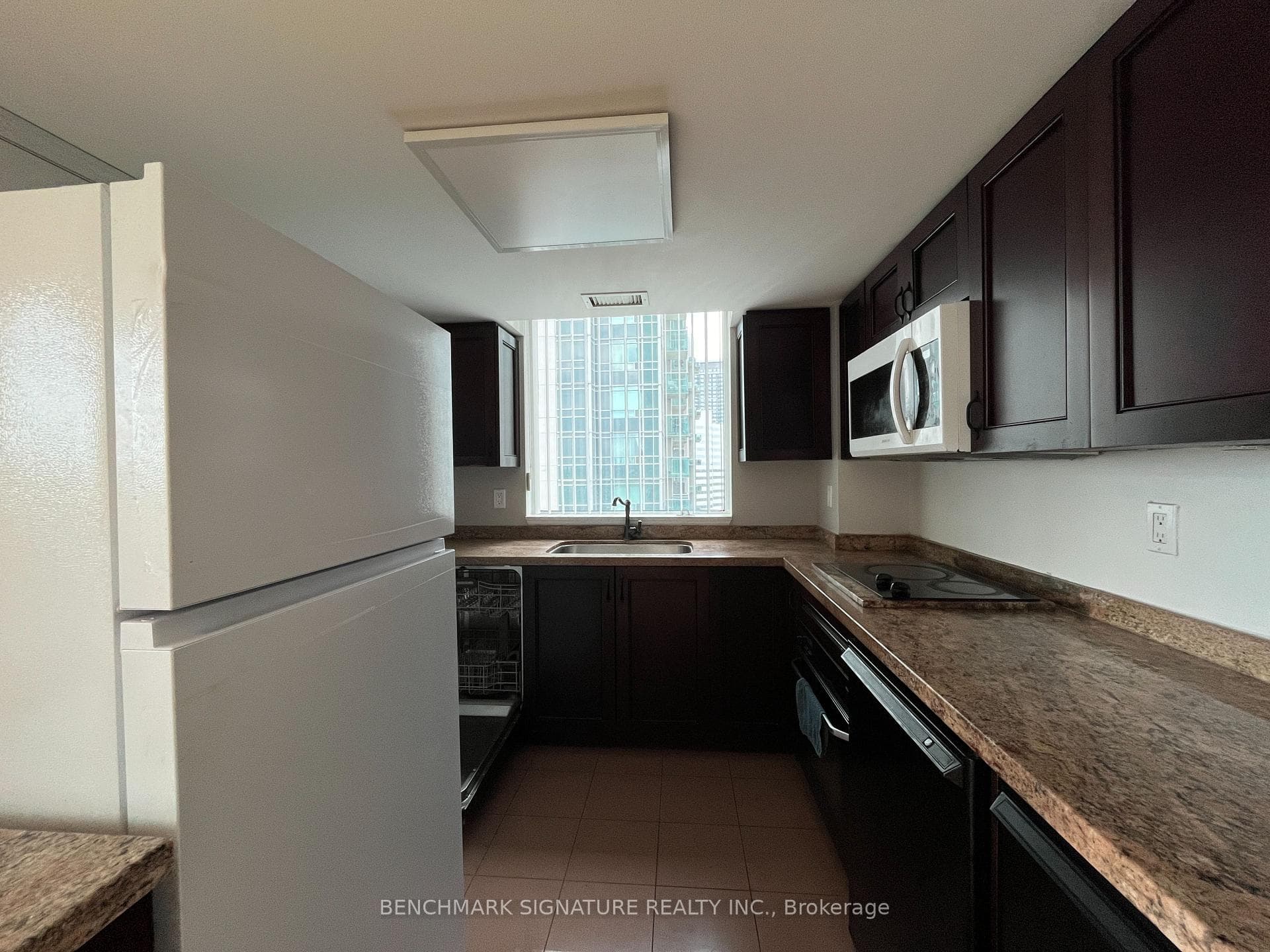 28 Harrison Garden Boulevard Unit 1608 photo 7