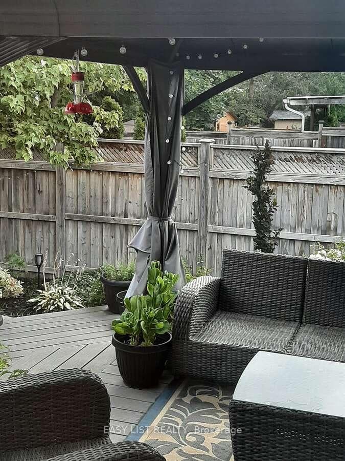 92 Walker Road photo 32