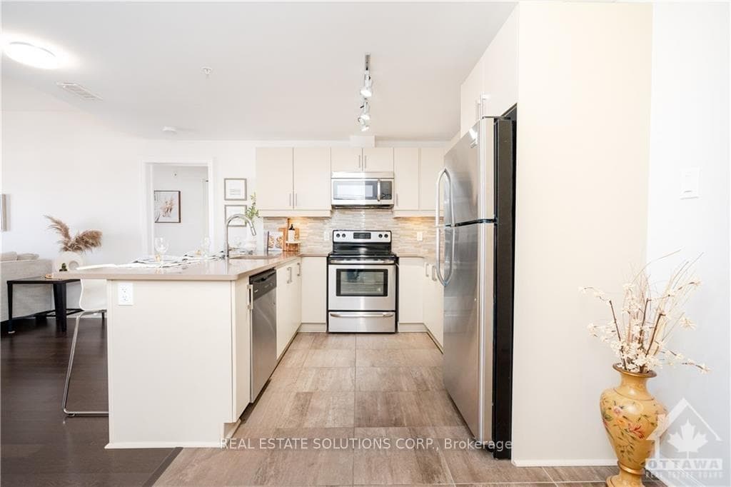 250 WINTERFELL Unit 401 photo 6
