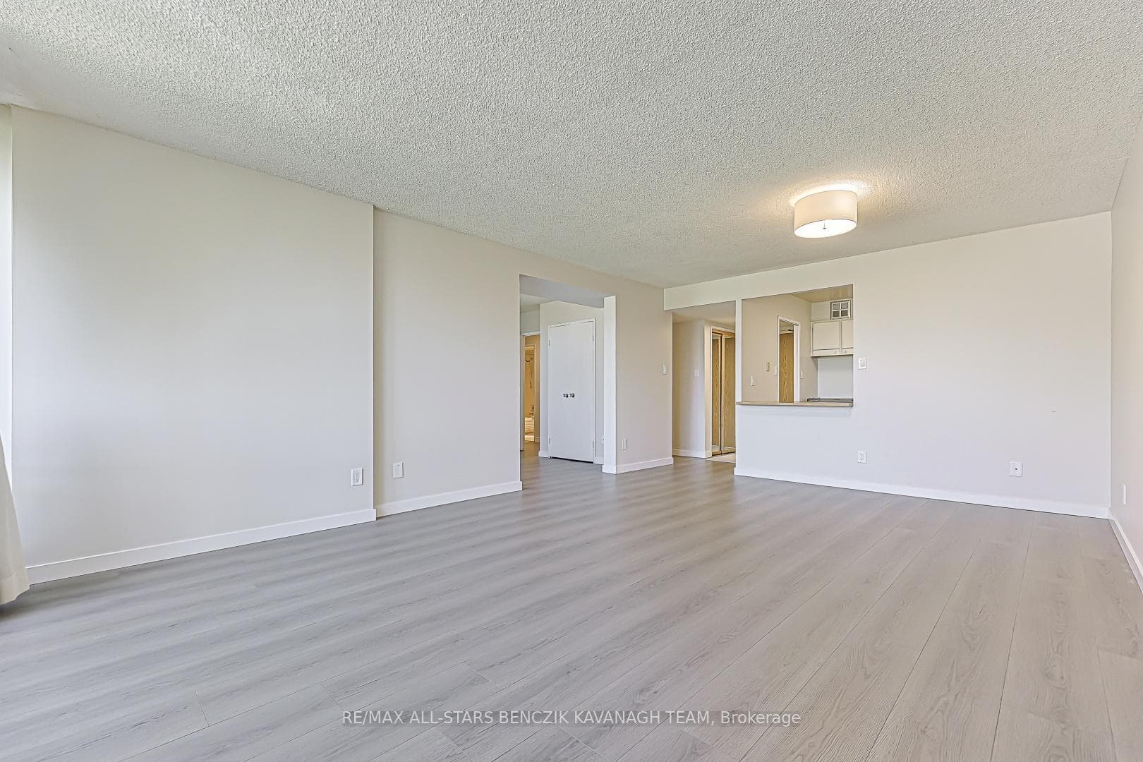 20 Fashion Roseway N/A Unit 408 photo 6