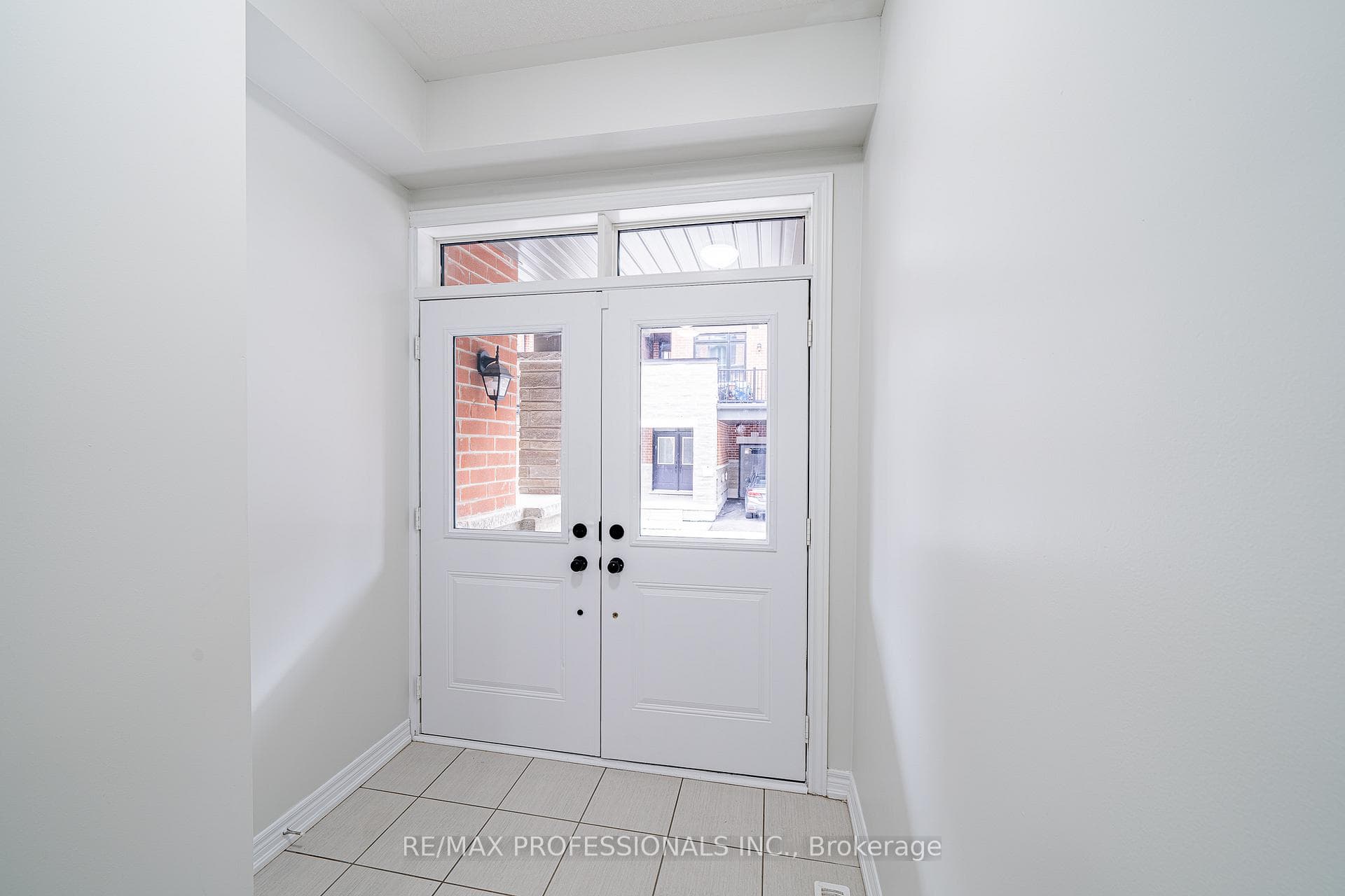 520 Littlewood Lane photo 4