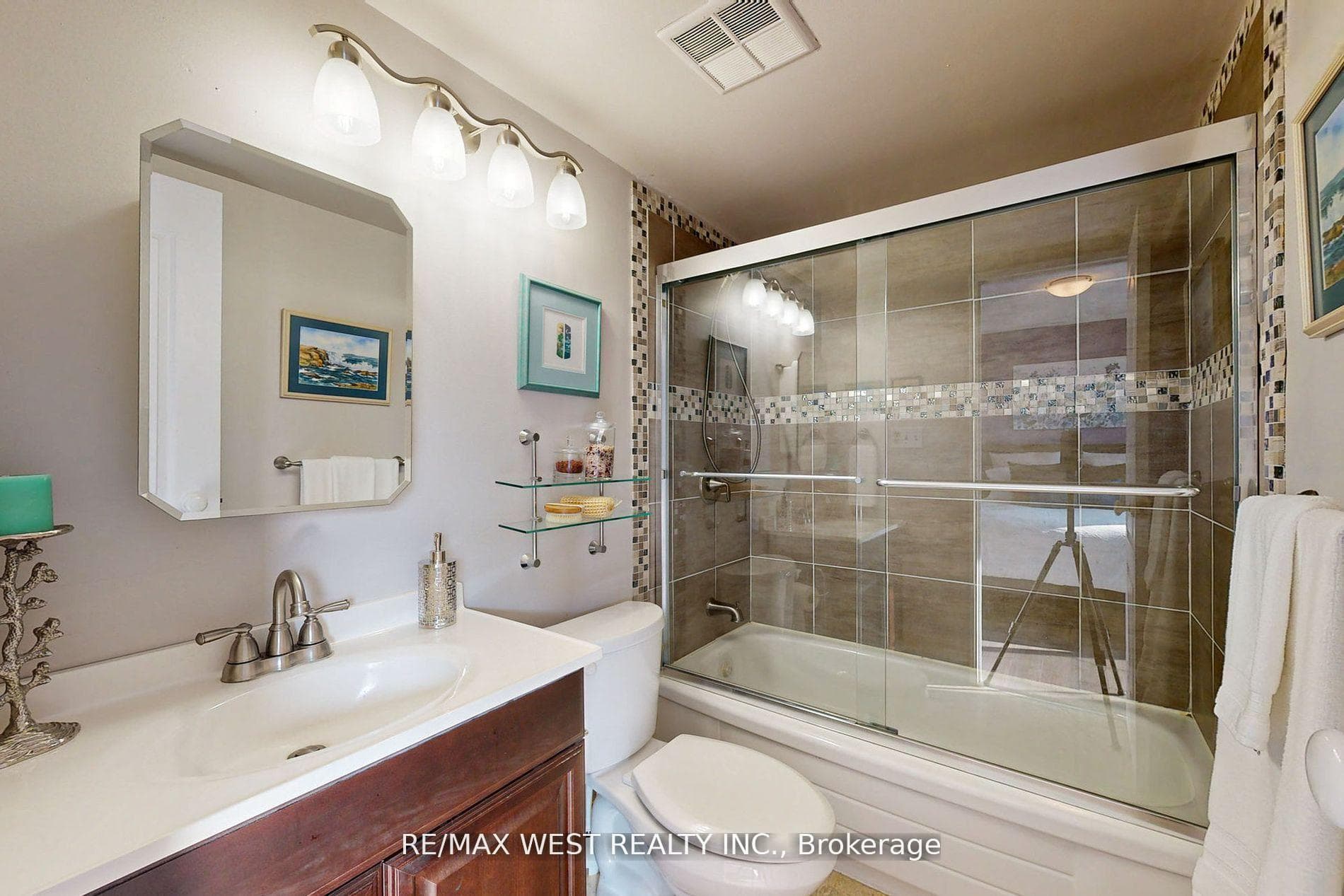 50 Quebec Avenue Unit 708 photo 28