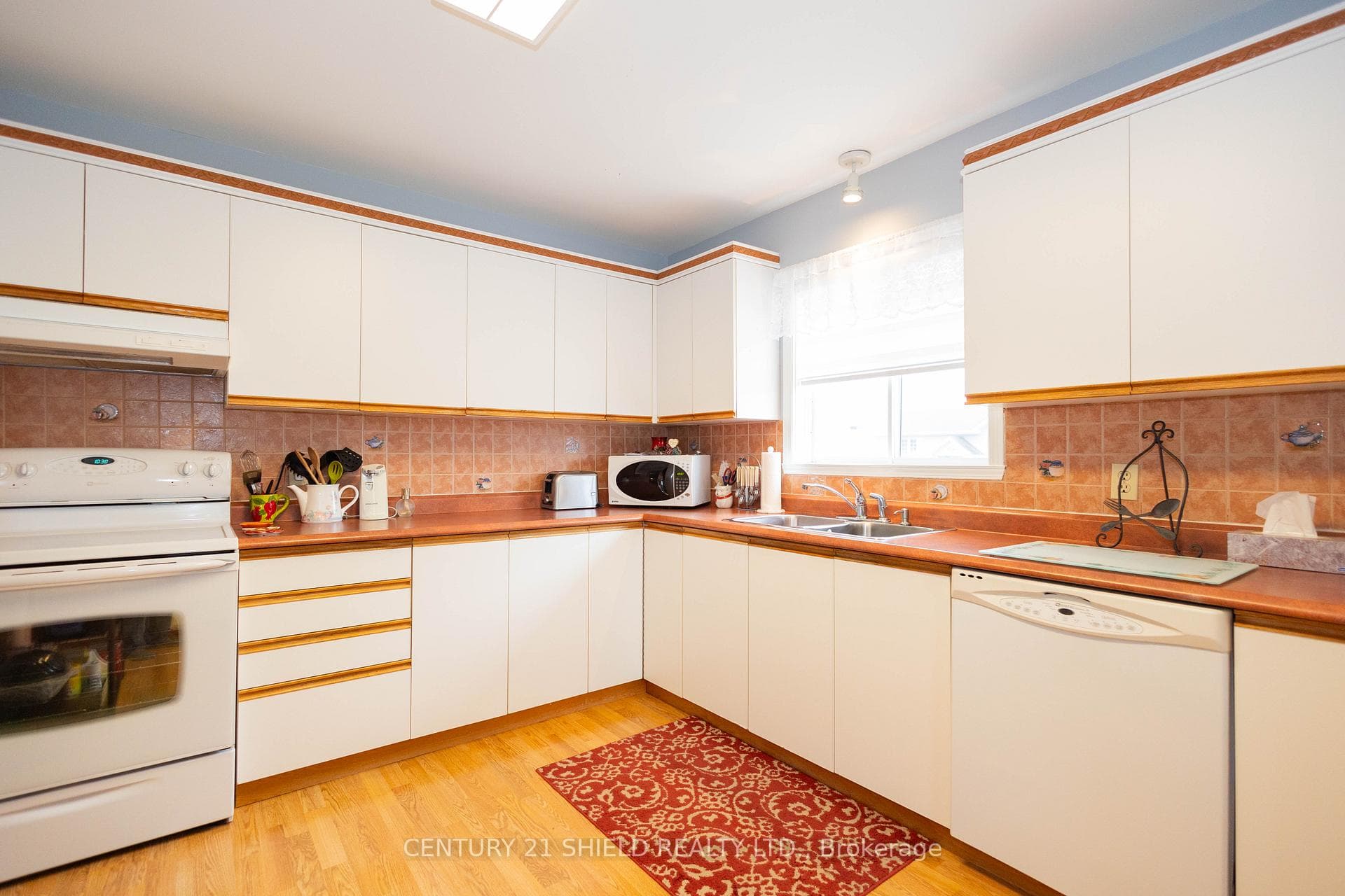 1613 Walton Street photo 18