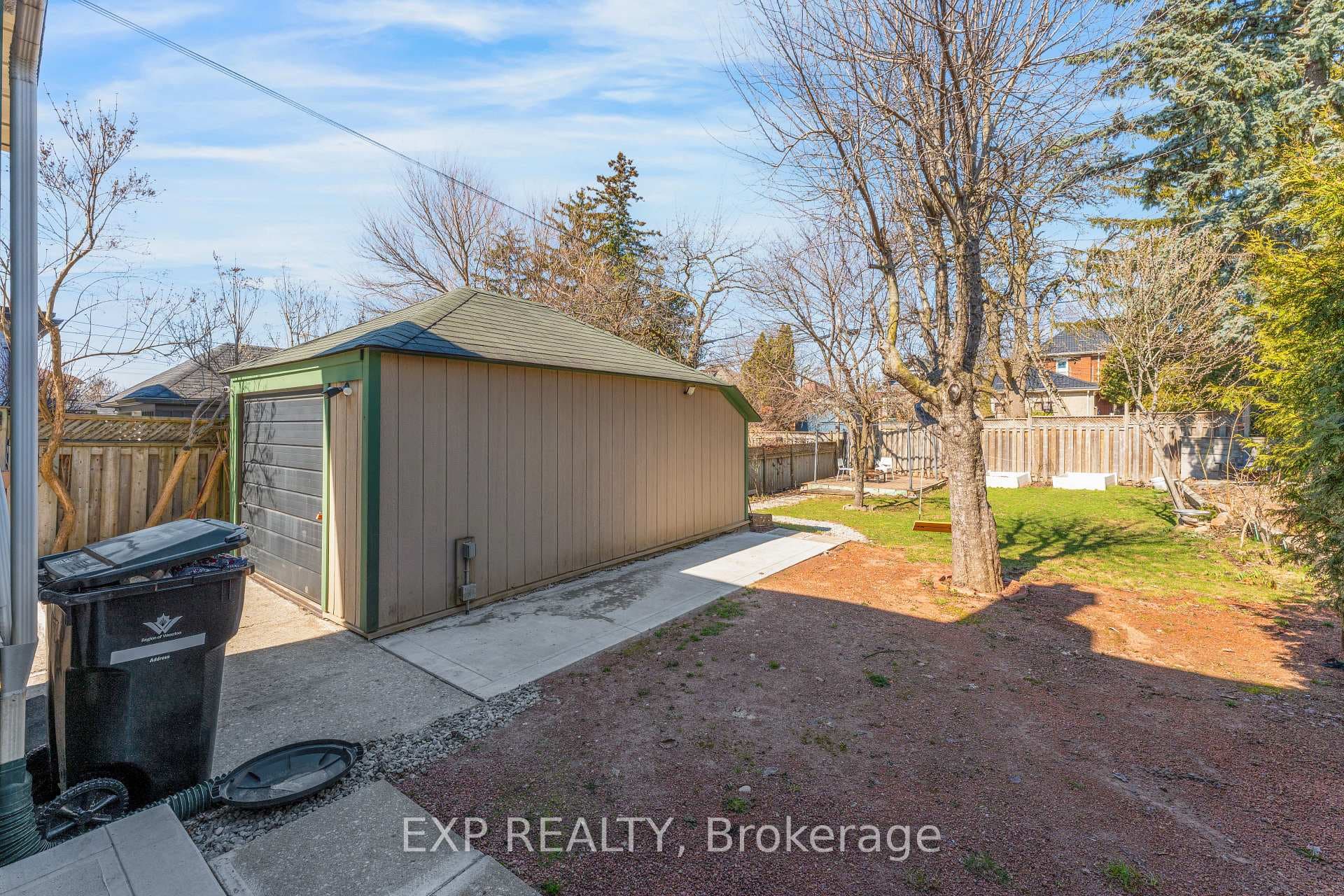 24 ONWARD Avenue photo 40