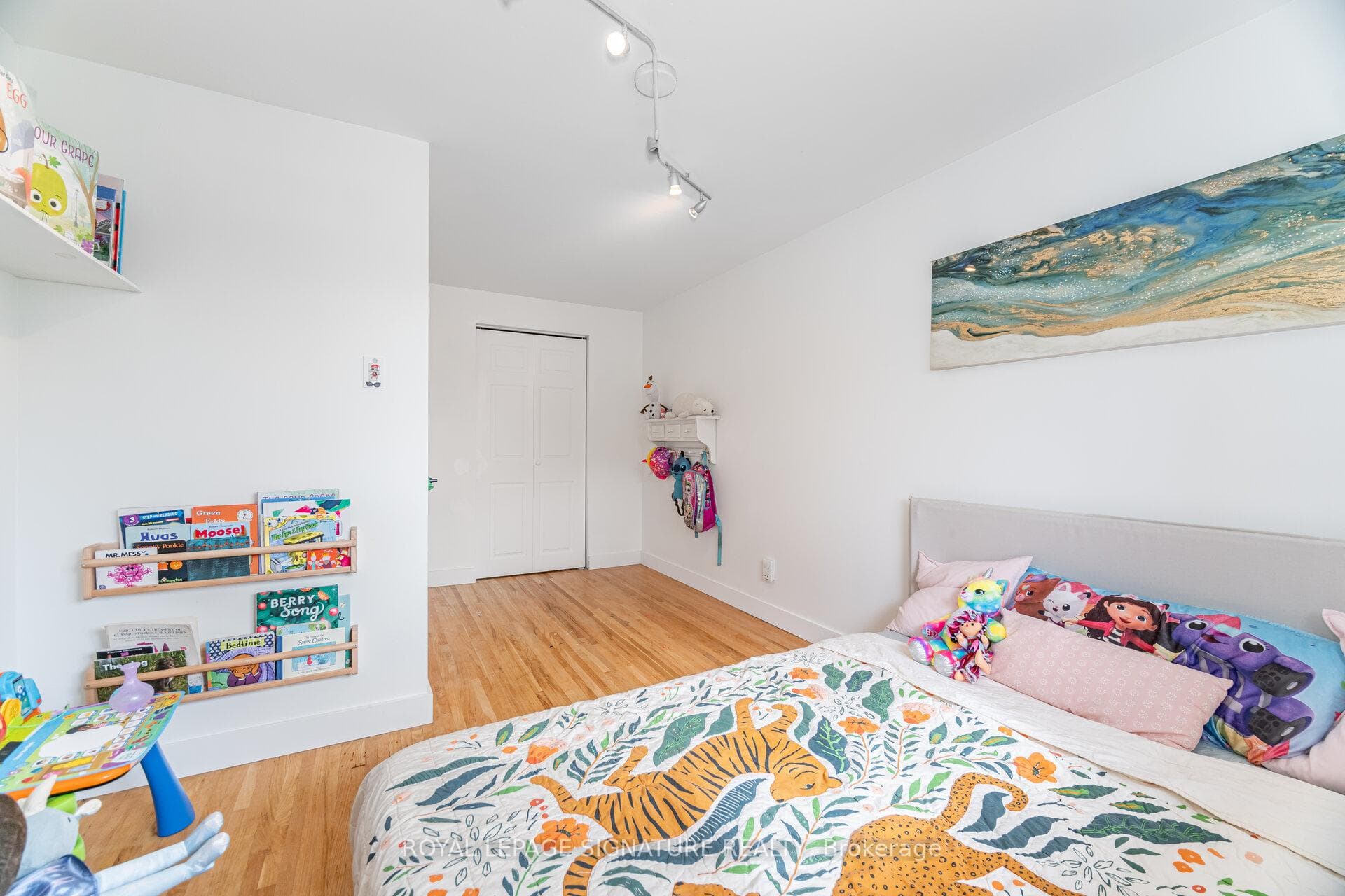 2431 Padstow Crescent photo 17