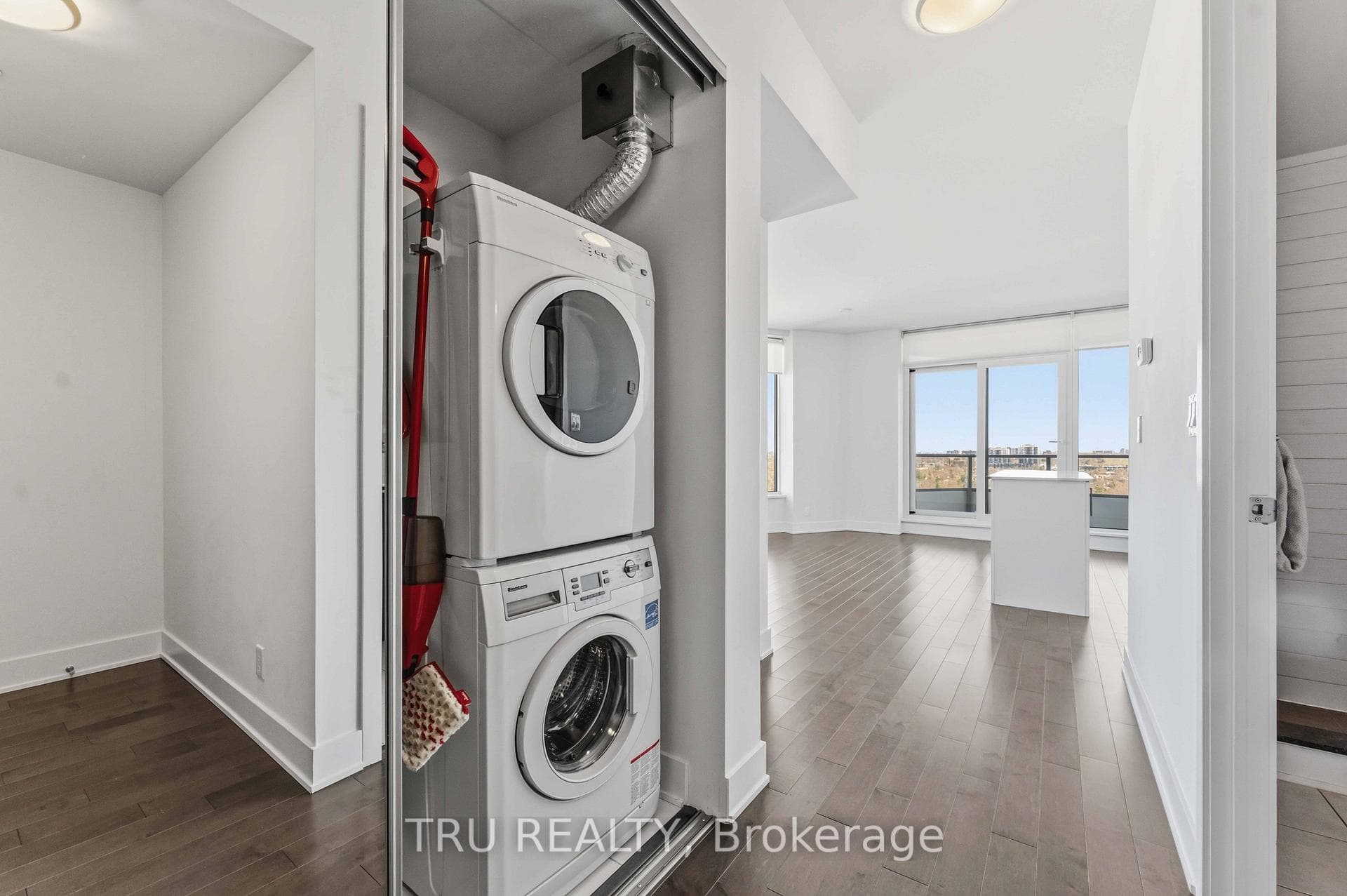 485 Richmond Road Unit 1907 photo 22