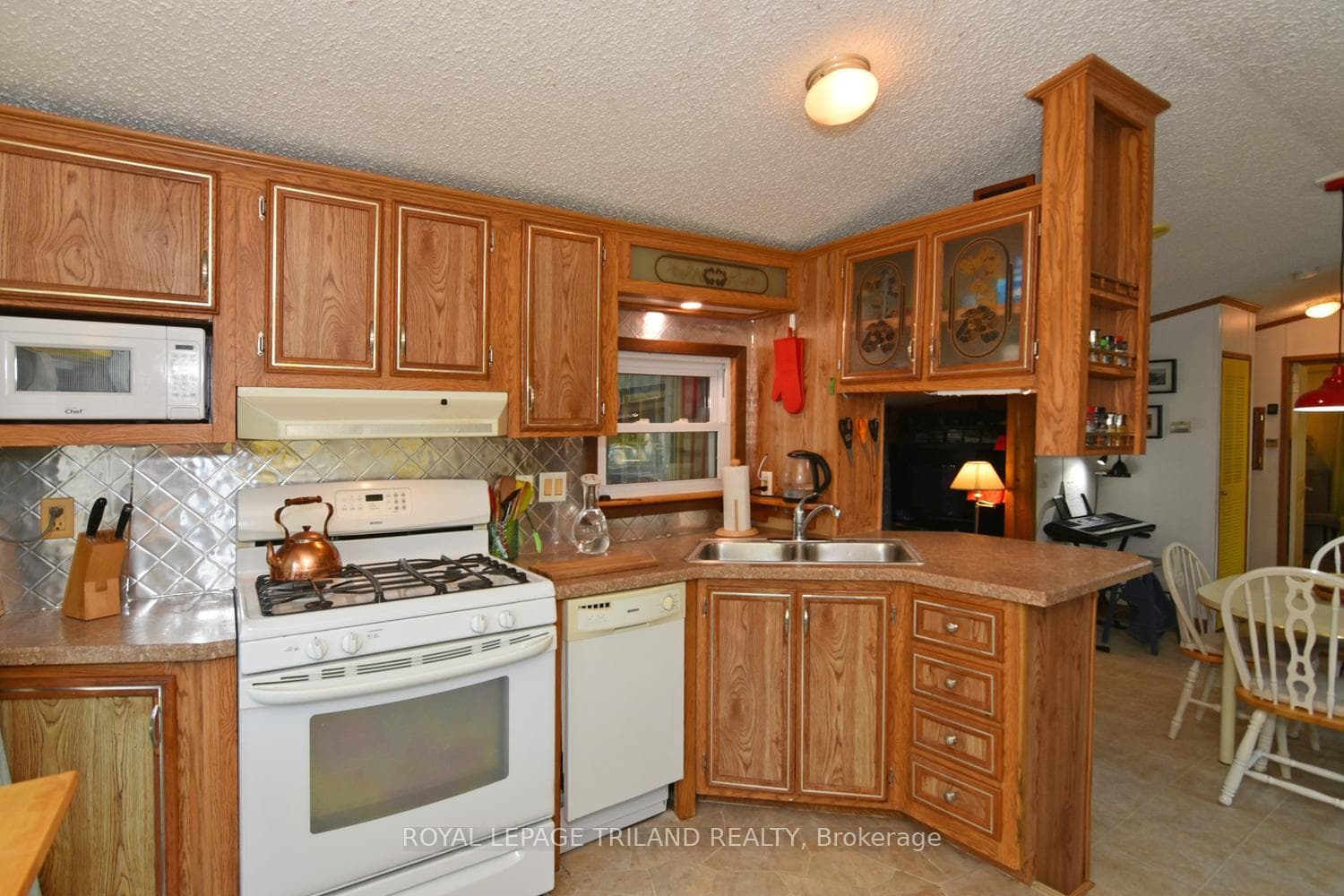 9910 Northville Crescent Unit B11 photo 16