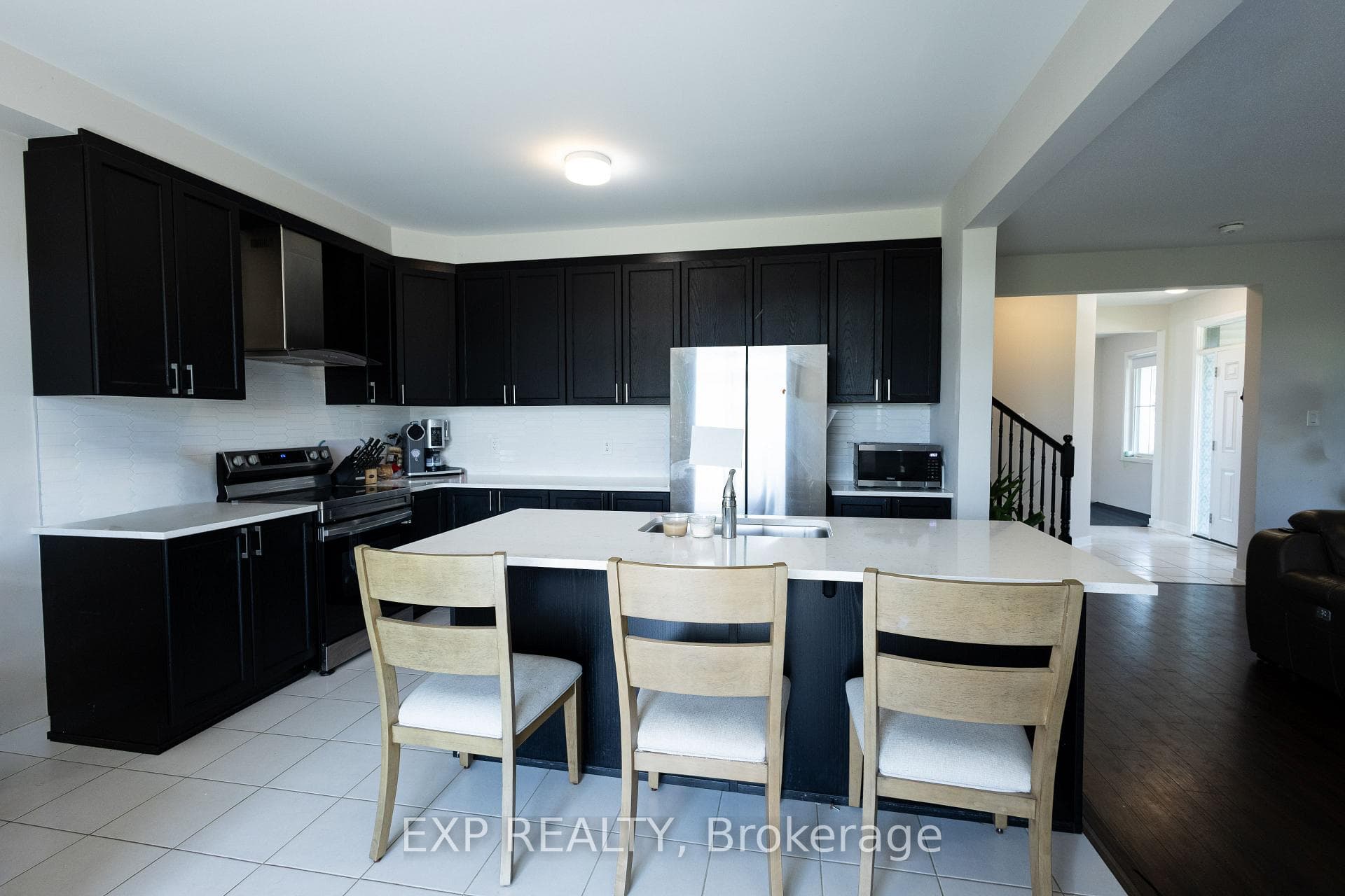 1038 Showman Street photo 6