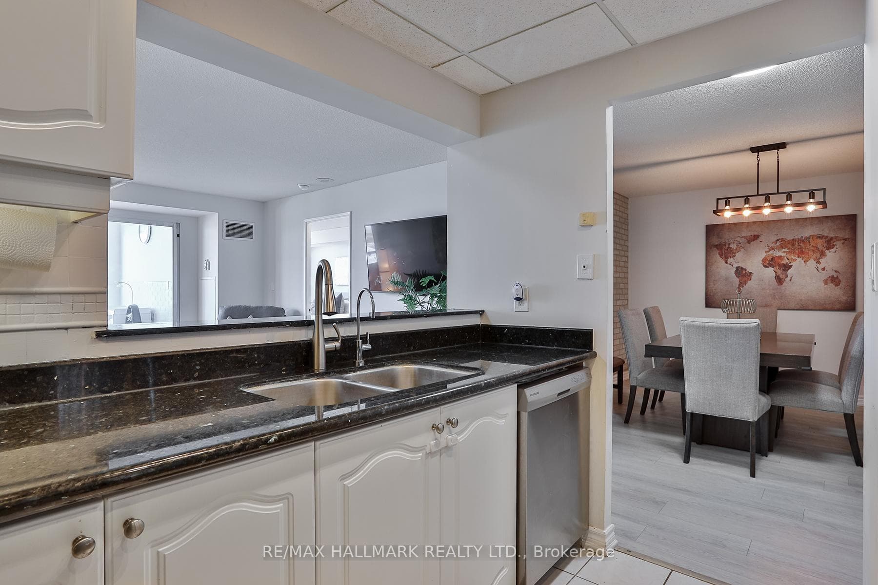 88 Corporate Drive Unit 1602 photo 14