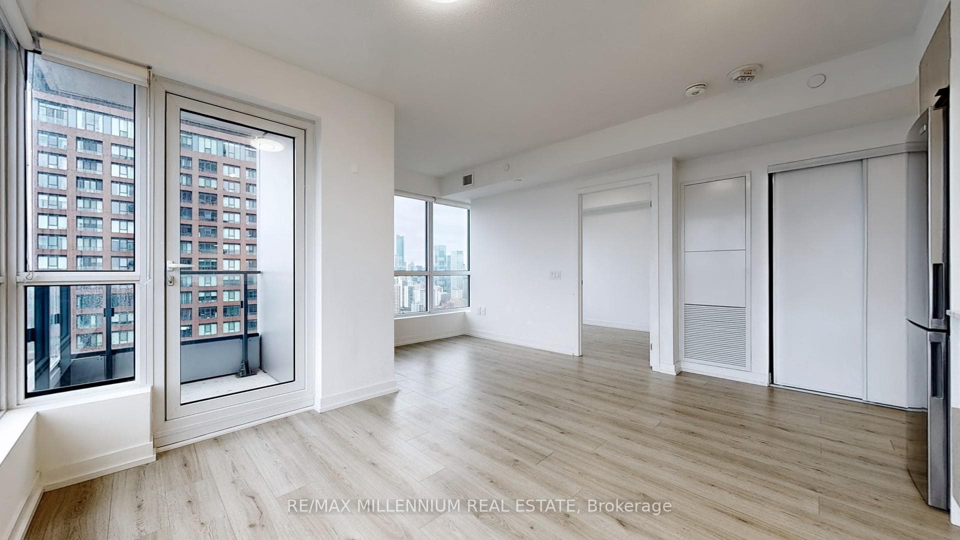 395 BLOOR Street Unit 3010 photo 7