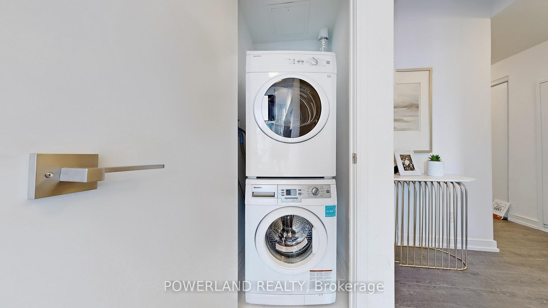 28 Wellesley Street Unit 2304 photo 27