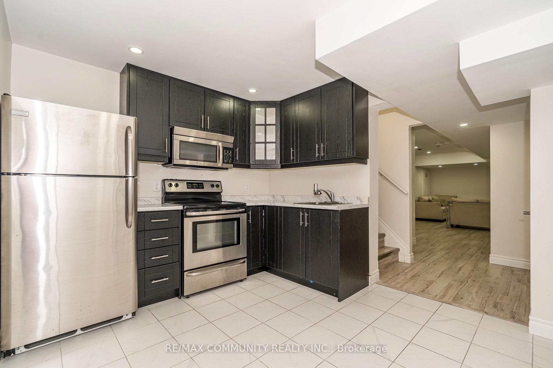 1433 Mayport Drive Unit Basmt photo 3