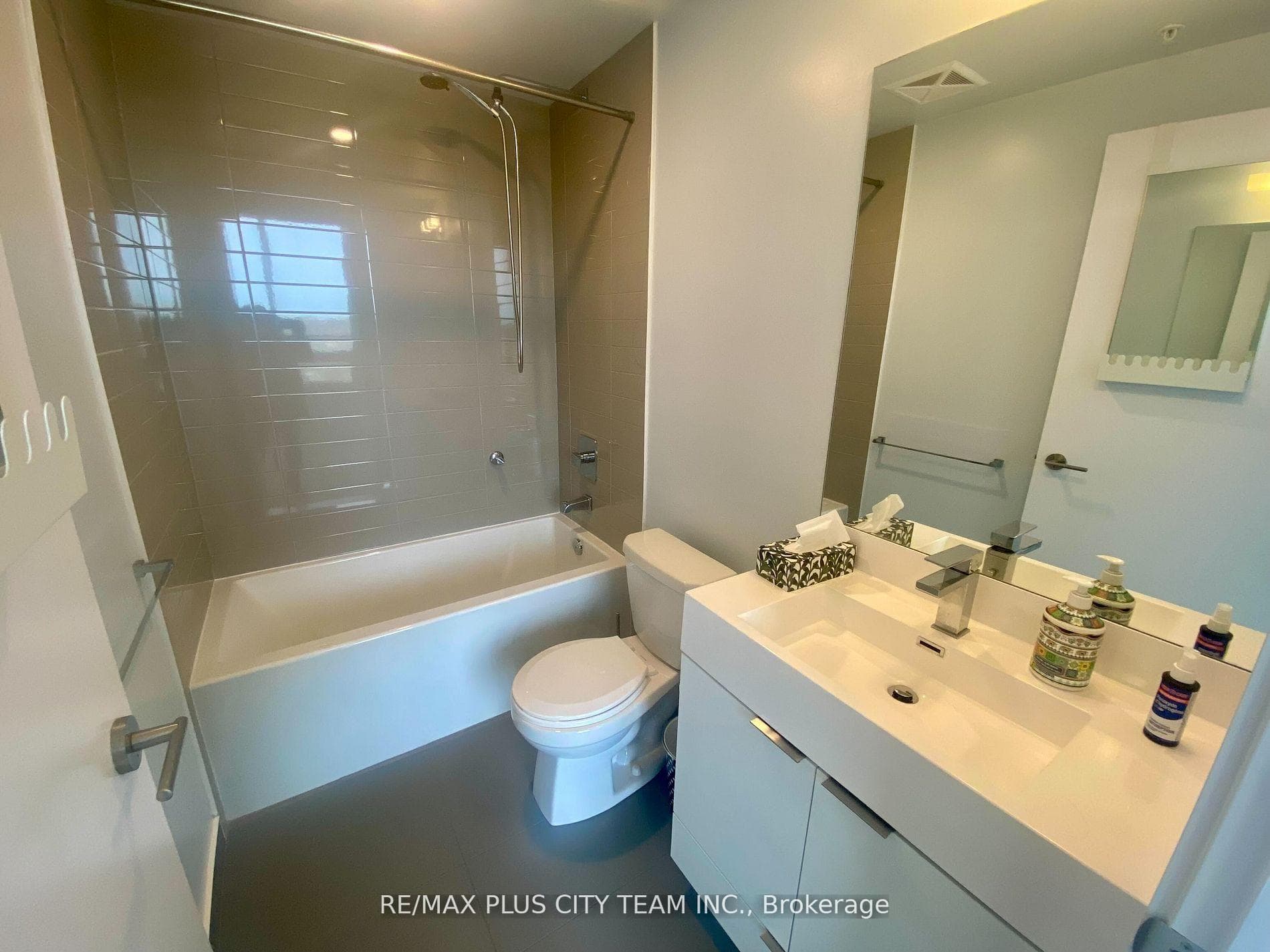 20 Thomas Riley Road Unit 804 photo 12