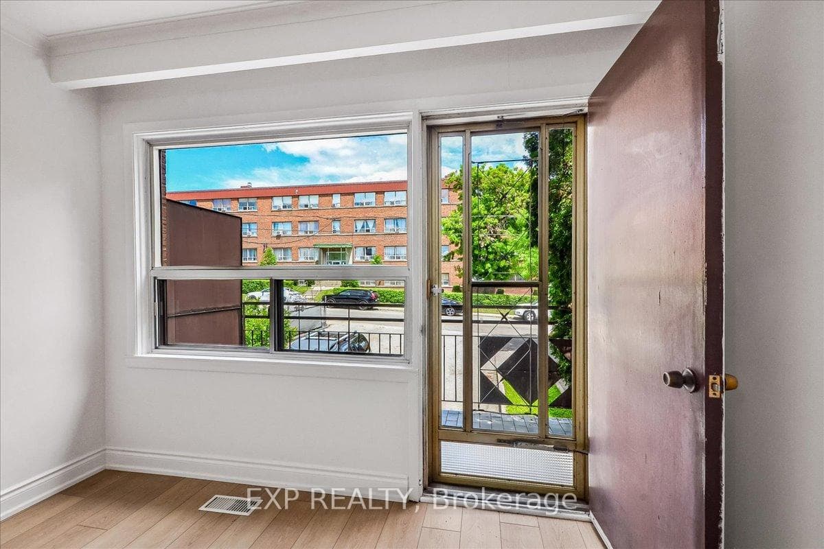 346 Westmount Avenue photo 7