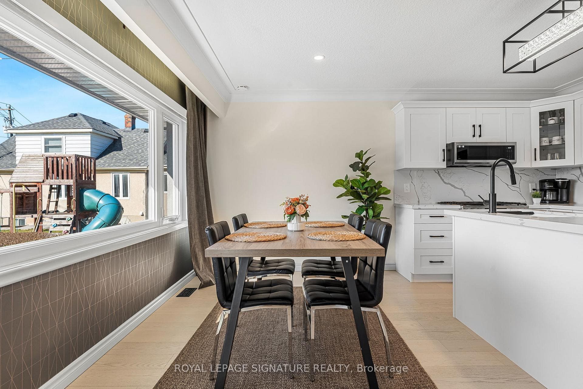 111 Eastchester Avenue Unit Upper photo 5