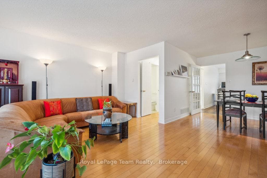 364 Simonston Boulevard photo 10