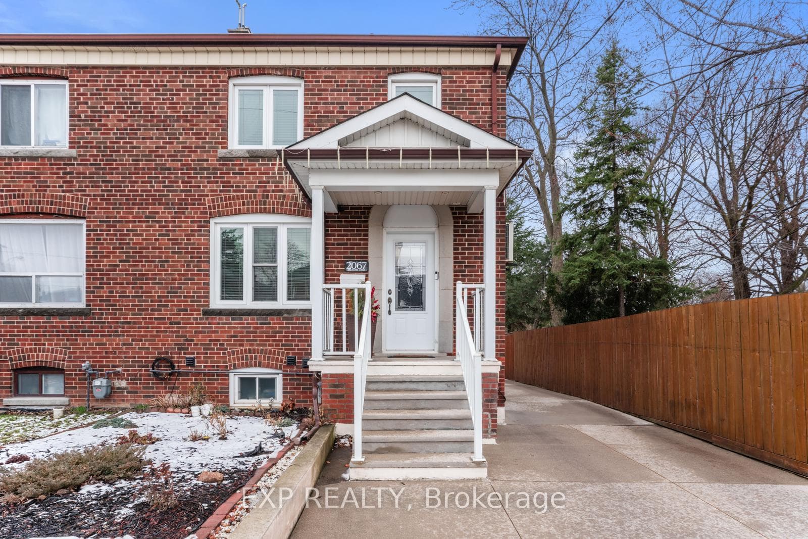2067 Eglinton Avenue photo 1