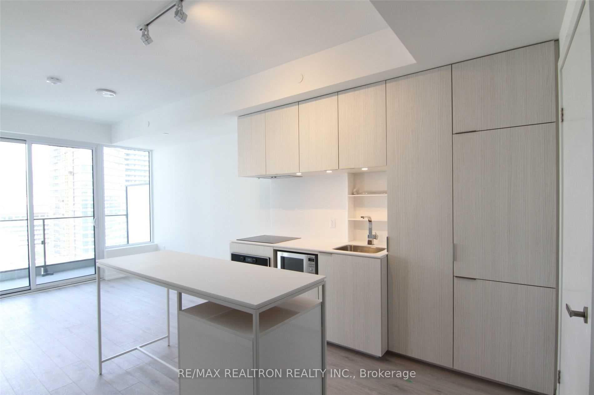 77 Shuter Street Unit 2612 photo 8
